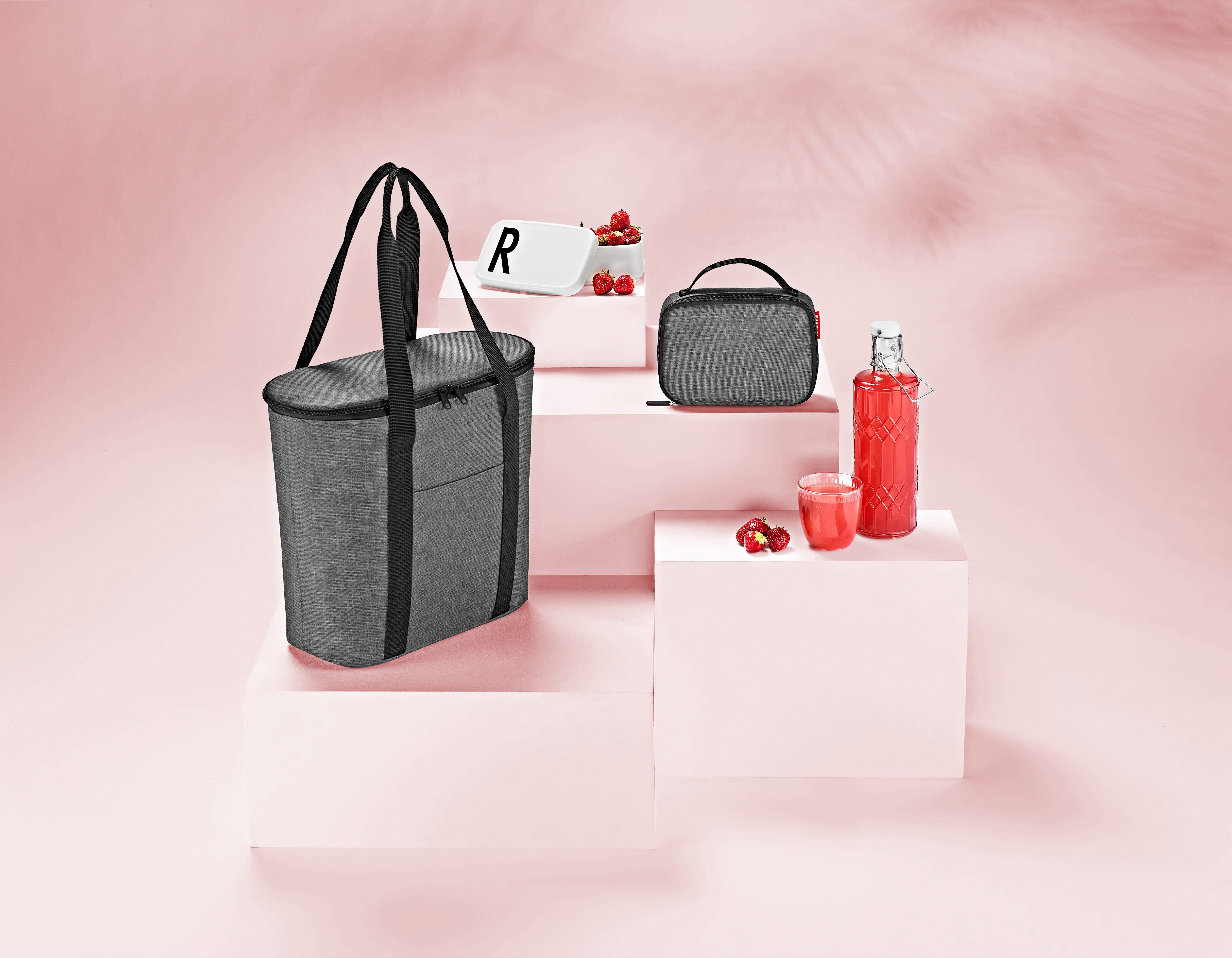 REISENTHEL® Kühltasche thermocase, Kompakte Kühltasche mit Thermofutter, Reißverschluss und Tragegriff