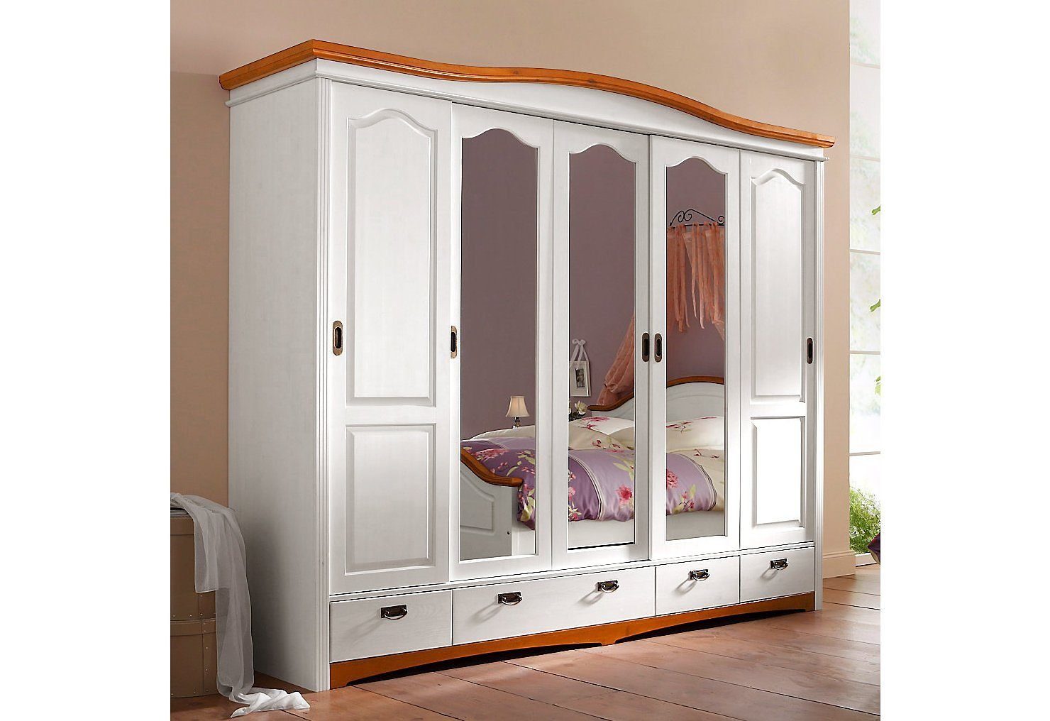 OTTO home Schiebetürenschrank Konrad, Landhausstil, rustikal, mit Schubladen + Spiegel, Kassetten (B/H/T ca. 249 cm x 207 cm x 64 cm) massive Kiefer, FSC®-zerti – Bild 4 von 5