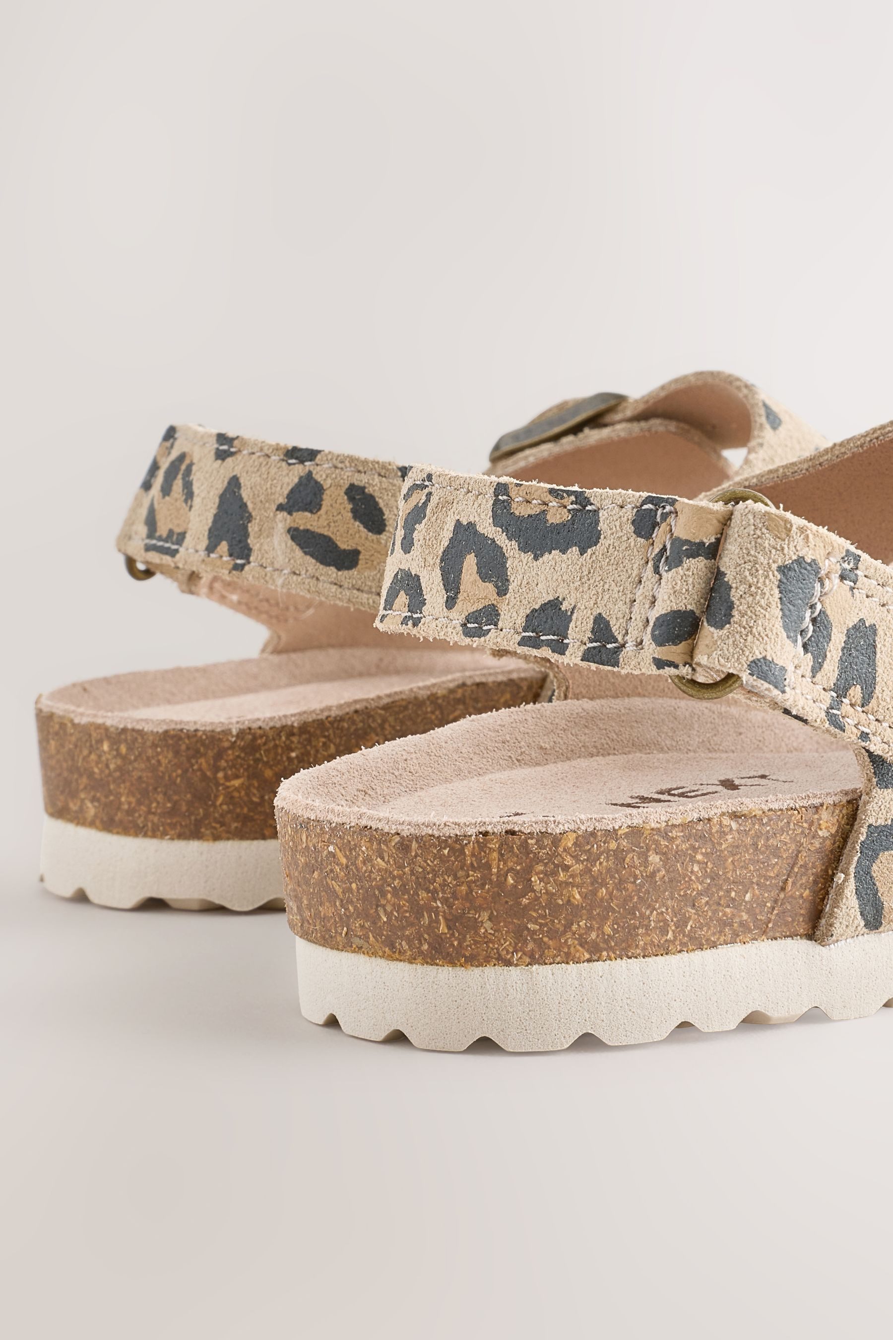 Next Sandalen mit Korksohle und Klettverschluss Sandale – Bild 5 von 5