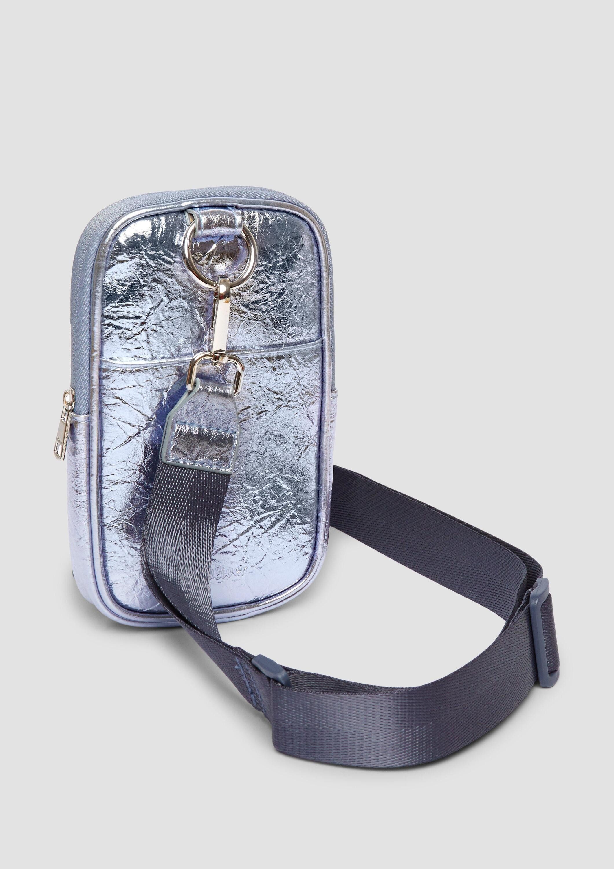 s.Oliver Handytasche Tasche, Handytasche in Leder-Optik mit längenverstellbarem Schulterriemen