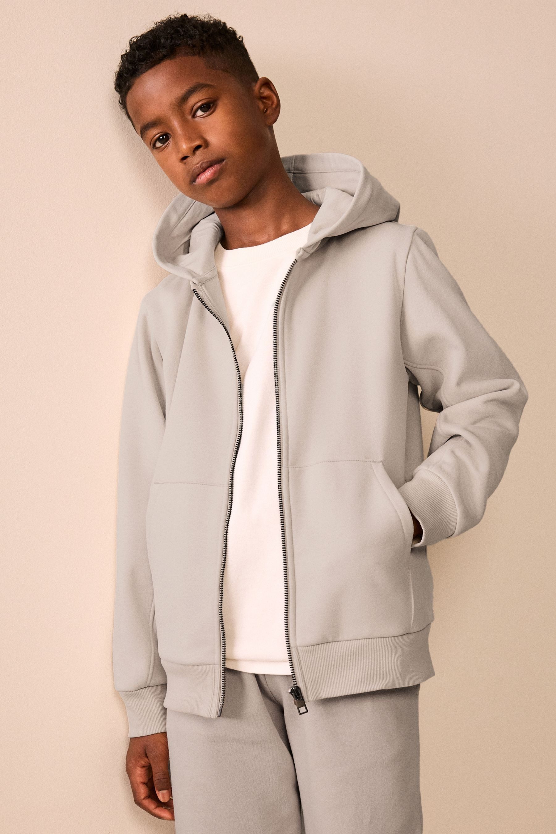 Next Hoodie Kapuzenjacke mit Reißverschluss und Hirsch (1-tlg)