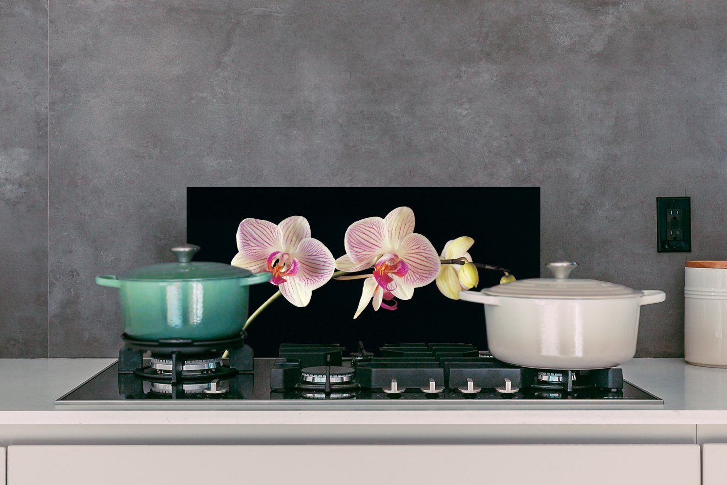 MuchoWow Küchenrückwand Orchidee (1-tlg), Fett Küchen Wandschutz, - Blumen - Knöpfe, - 60x30 Schmutzflecken - cm, und gegen für Schwarz Rosa