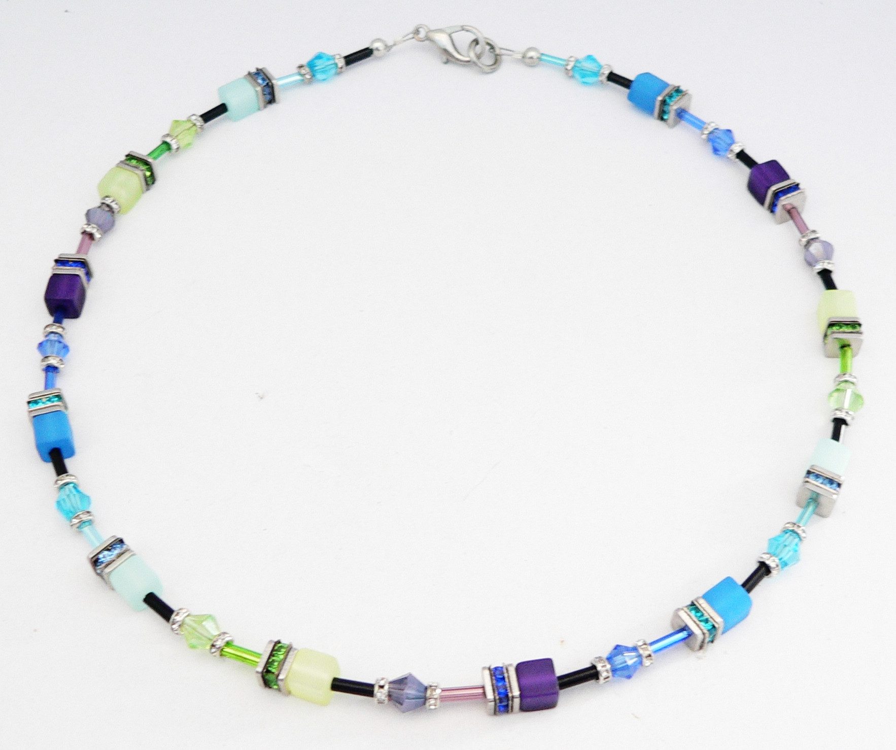 traumschmuck Collier 500. Collier Würfel Cat Eye Polaris Glasrhomben Strass (Valentinstag, Muttertag), handgefertigt, Made in Germany