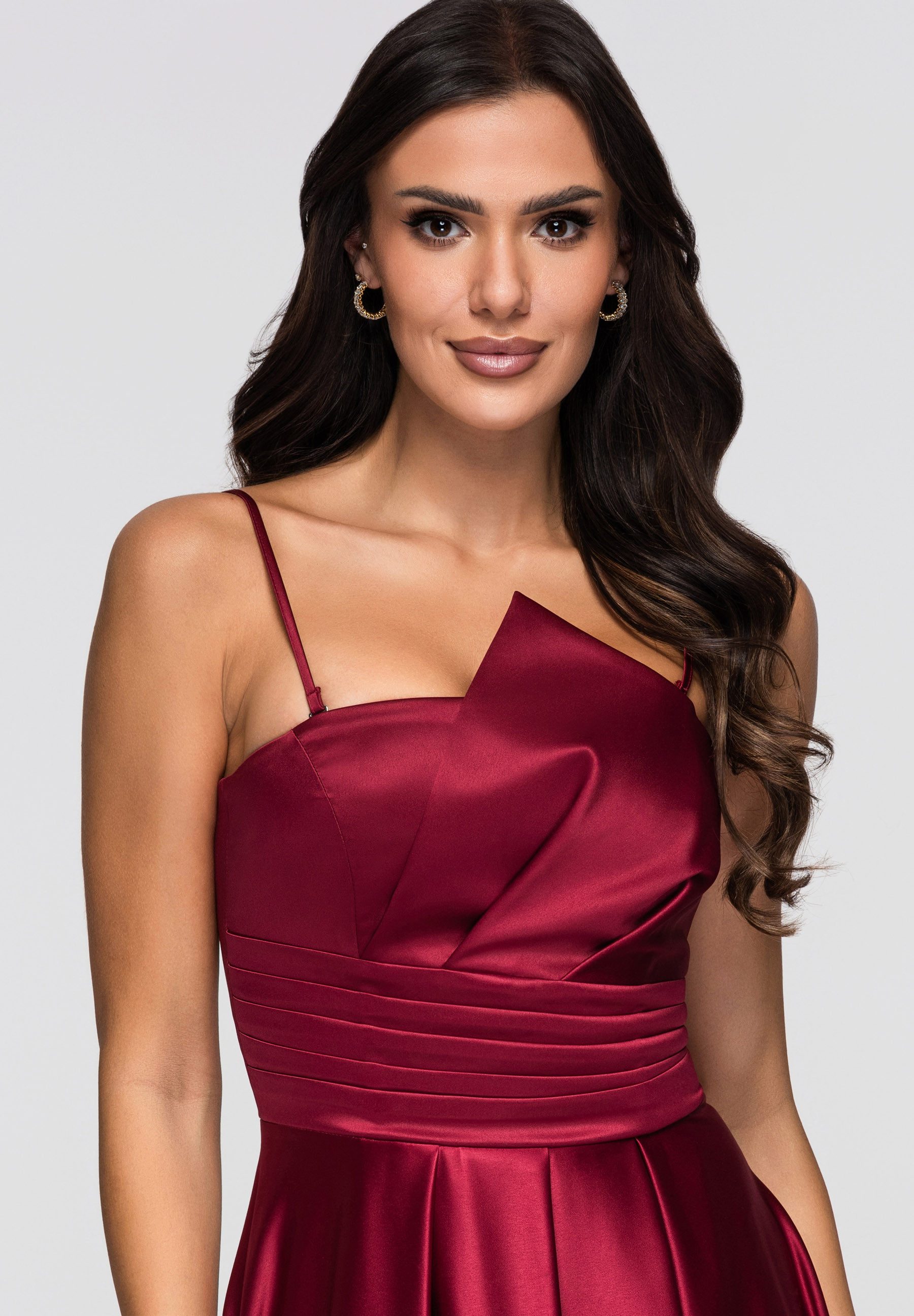 OMBRE Abendkleid Trägerloses Satinkleid mit hohem Schlitz