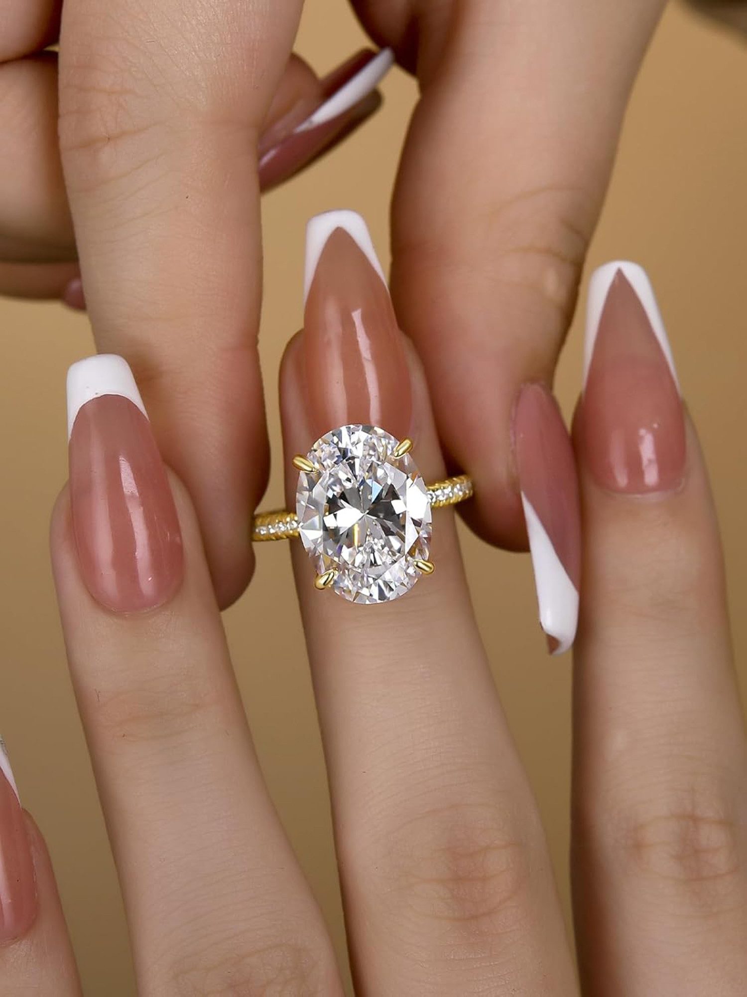 Jumpeak Diamantring Verlobungsring mit 3 Karat ovalem Diamanten aus 14K Gold, Romantisch, hochwertig – edles Schmuckstück für Damen – Bild 4 von 5