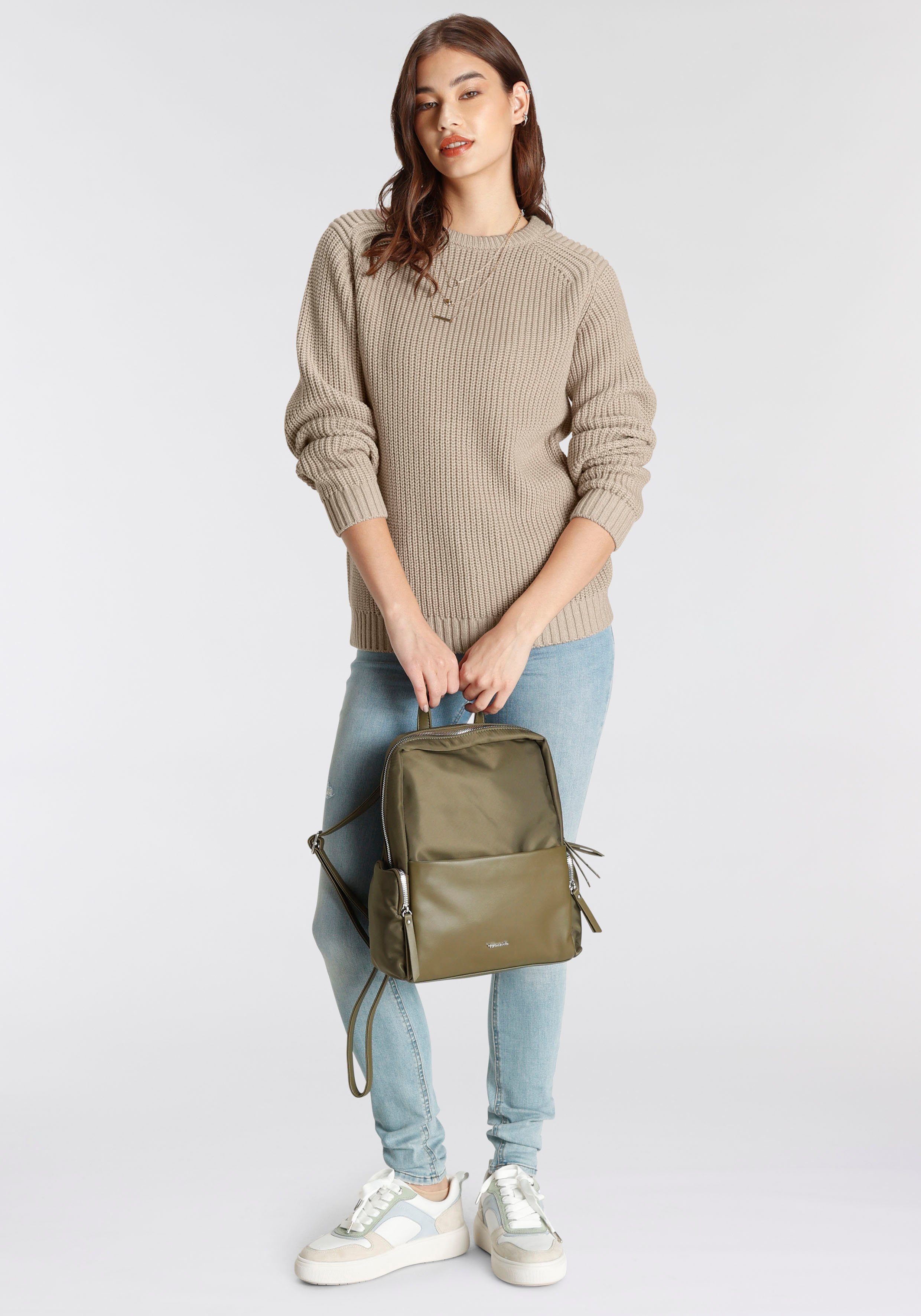 Zum Outfit 11