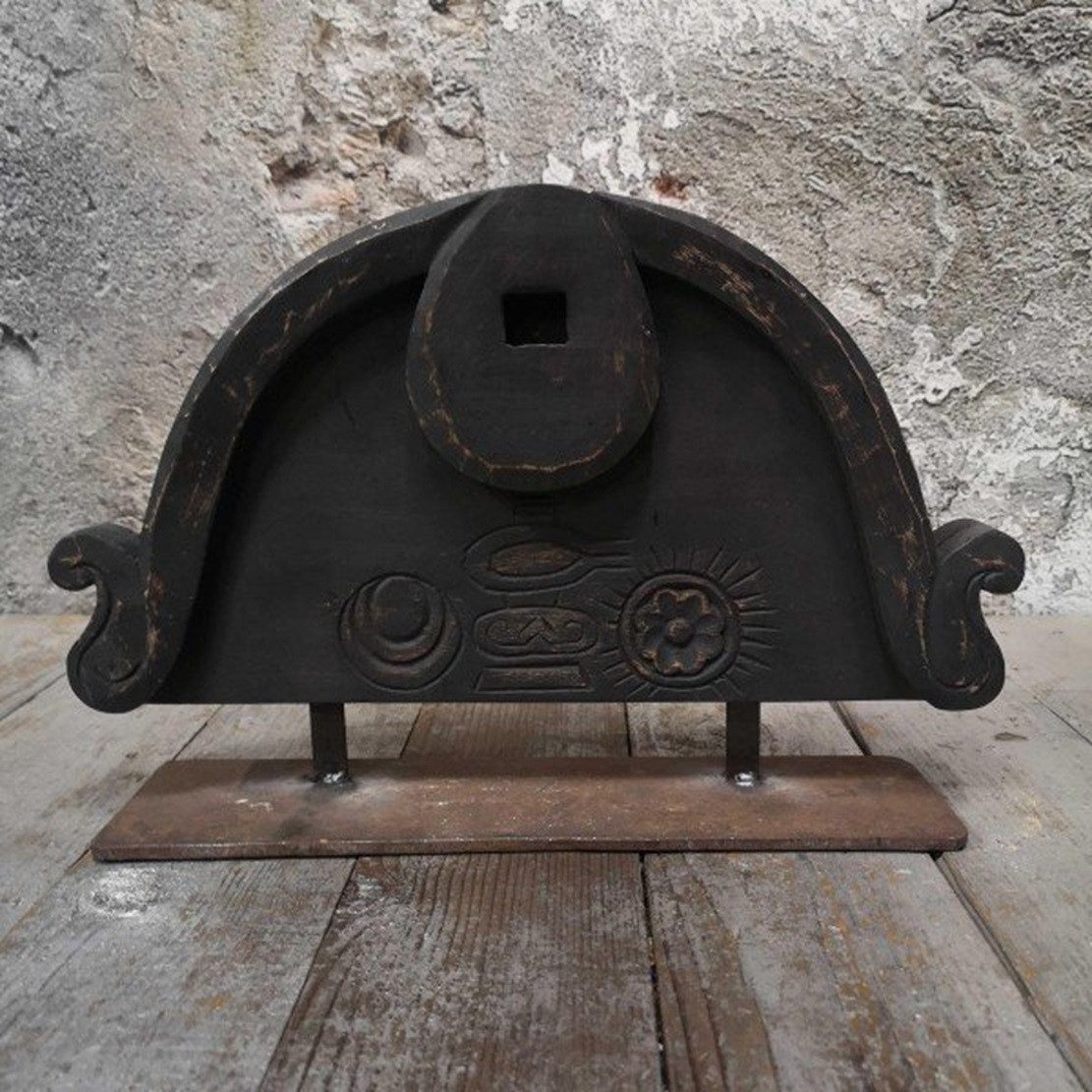 Wiladu Dekofigur Arco Noir Ornament - Dekorobjekt auf Sockel Holz 33x7x22 cm