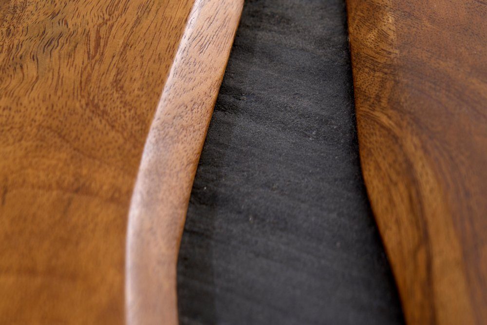 riess-ambiente Couchtisch AMAZONAS Metall (Einzelartikel, · schwarz Wohnzimmer natur 110cm · 1-St), Baumkante · Massivholz 