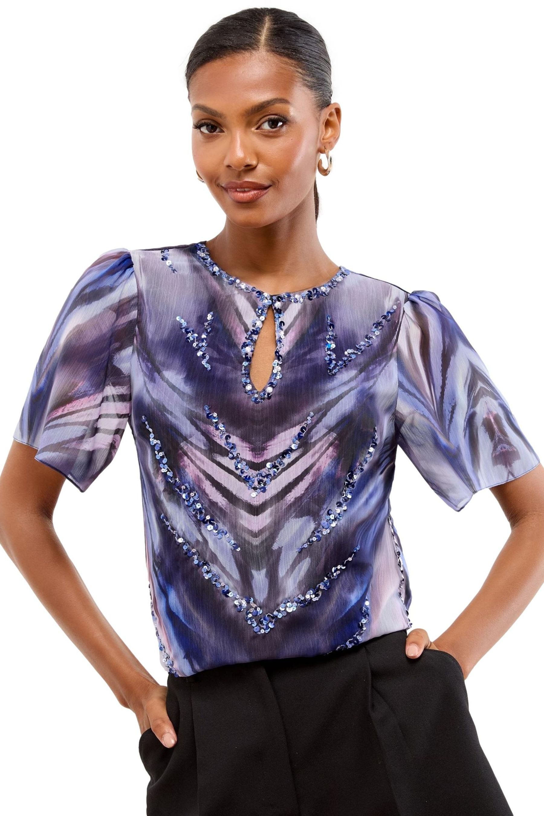 LIPSY T-Shirt Lipsy T-Shirt mit Flatterärmeln, Regular (1-tlg) günstig online kaufen