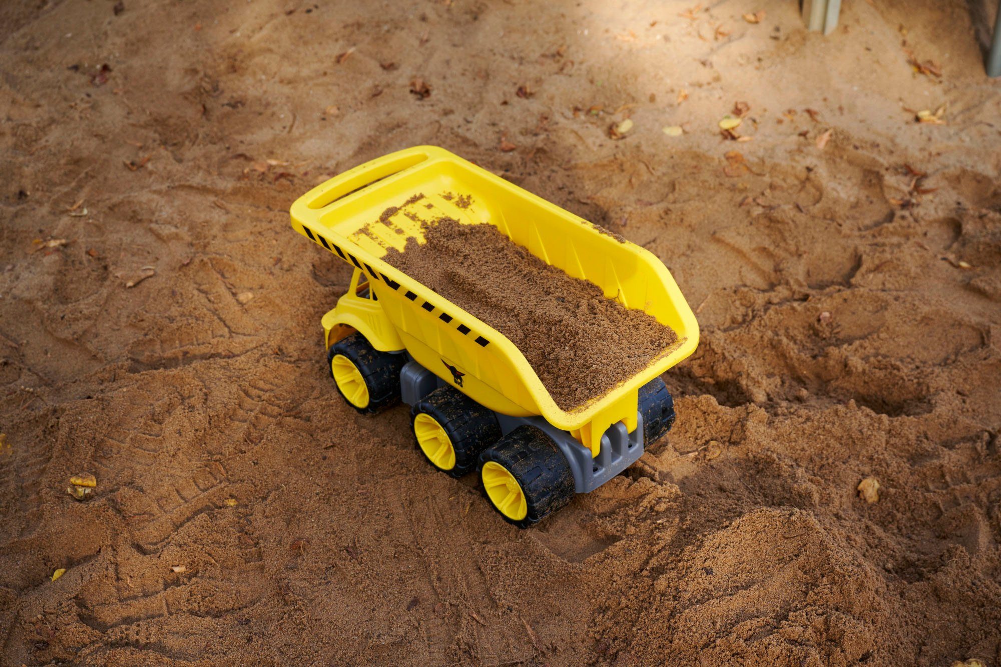 BIG toy construction vehicle BIG Power Worker Mega Tipper, Made in Germany