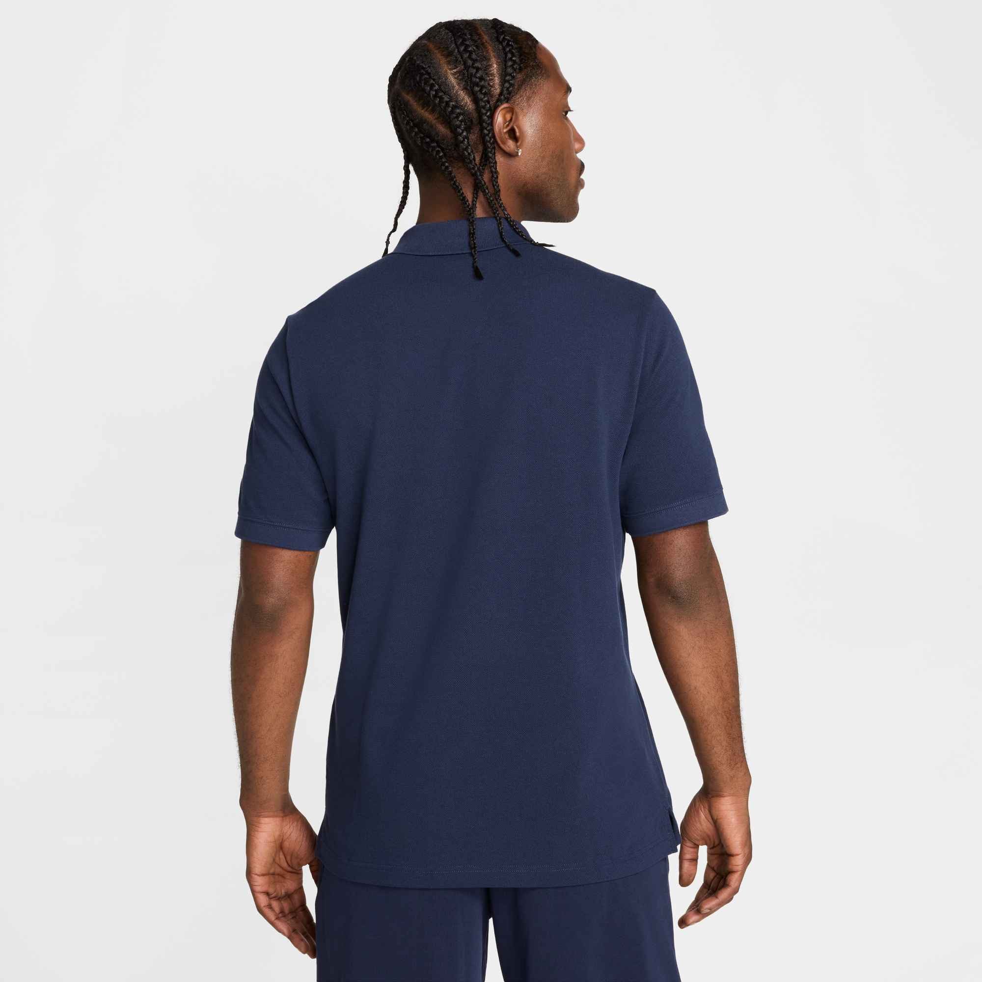 Nike Sportswear Poloshirt M NK CLUB SS POLO PIQUE mit 2-Knopf-Leiste, aus atmungsaktivem Piqué-Baumwollmaterial