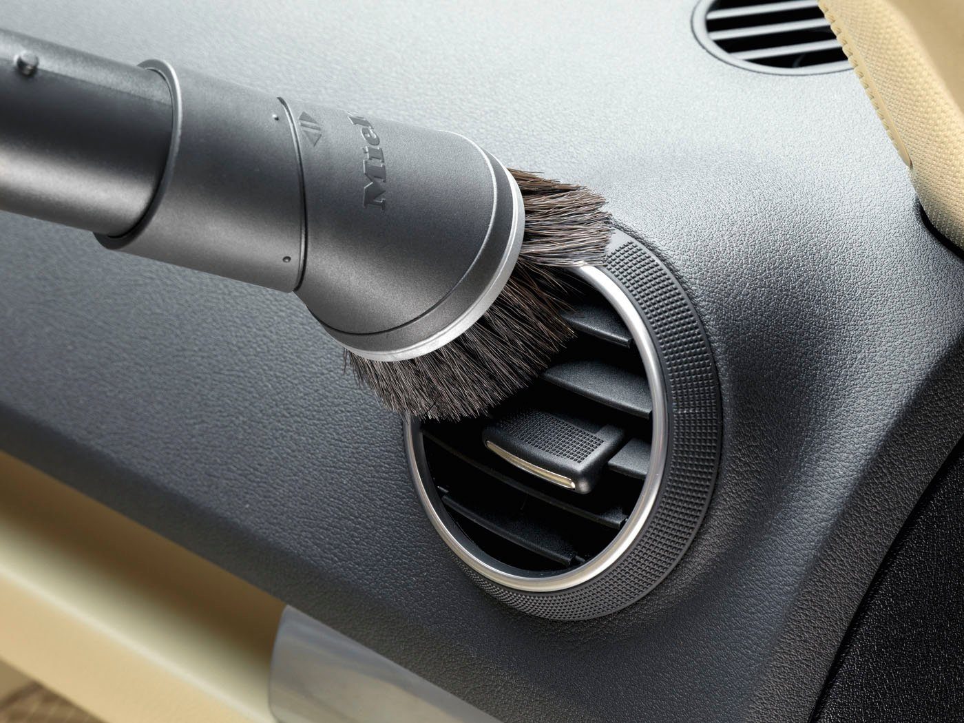 Miele Saugpinsel Miele Original Zubehör – Saugpinsel SSP 10 mit flexiblem Drehgelenk, Zubehör für Compact C2, Boost CX1 Allergy, Complete C2 Tango, Complete C3 Parquet, Blizzard CX1 Red, Complete C3 Starlight, Complete C3 Allergy, Complete C3 Cat & Dog, Complete C3, Blizzard CX1 Cat & Dog, Complete C2, Classic C1, Boost CX1, Boost CX1 Cat & Dog, Complete C3 Comfort, Complete C3 Silence, Blizzard CX1, Blizzard CX1 Comfort, Blizzard CX1 Parquet, Classic C1 CarCare, Boost CX1 Parquet, Complete C3 Extra, S 8360, (Packung, 1-tlg)