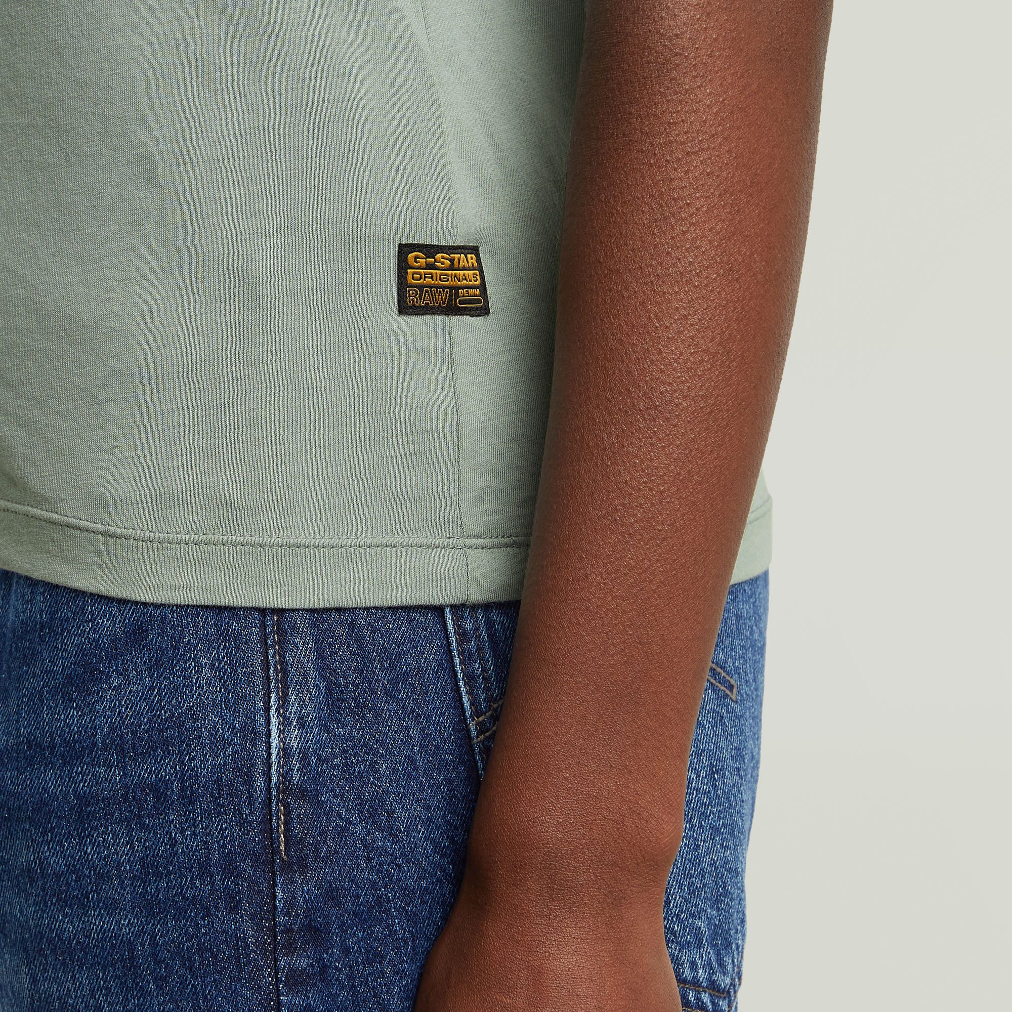 G-STAR V-Shirt Eyben mit Label – Bild 3 von 5