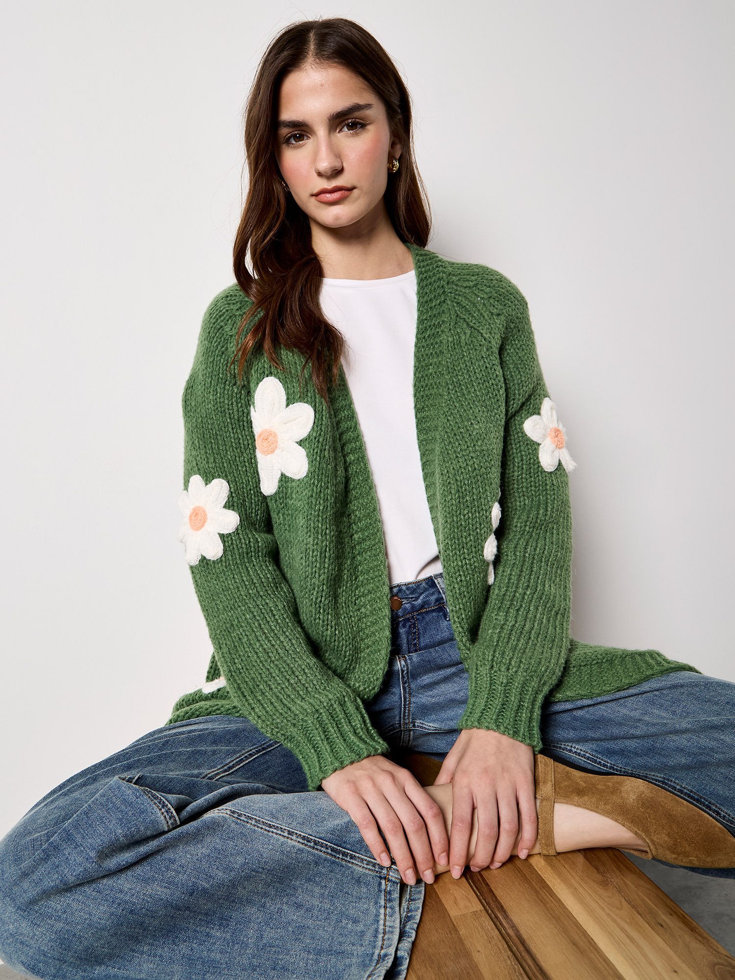 Apricot Cardigan 3D-Gänseblümchen-Strickjacke aus grobem Strick Blumenappli günstig online kaufen