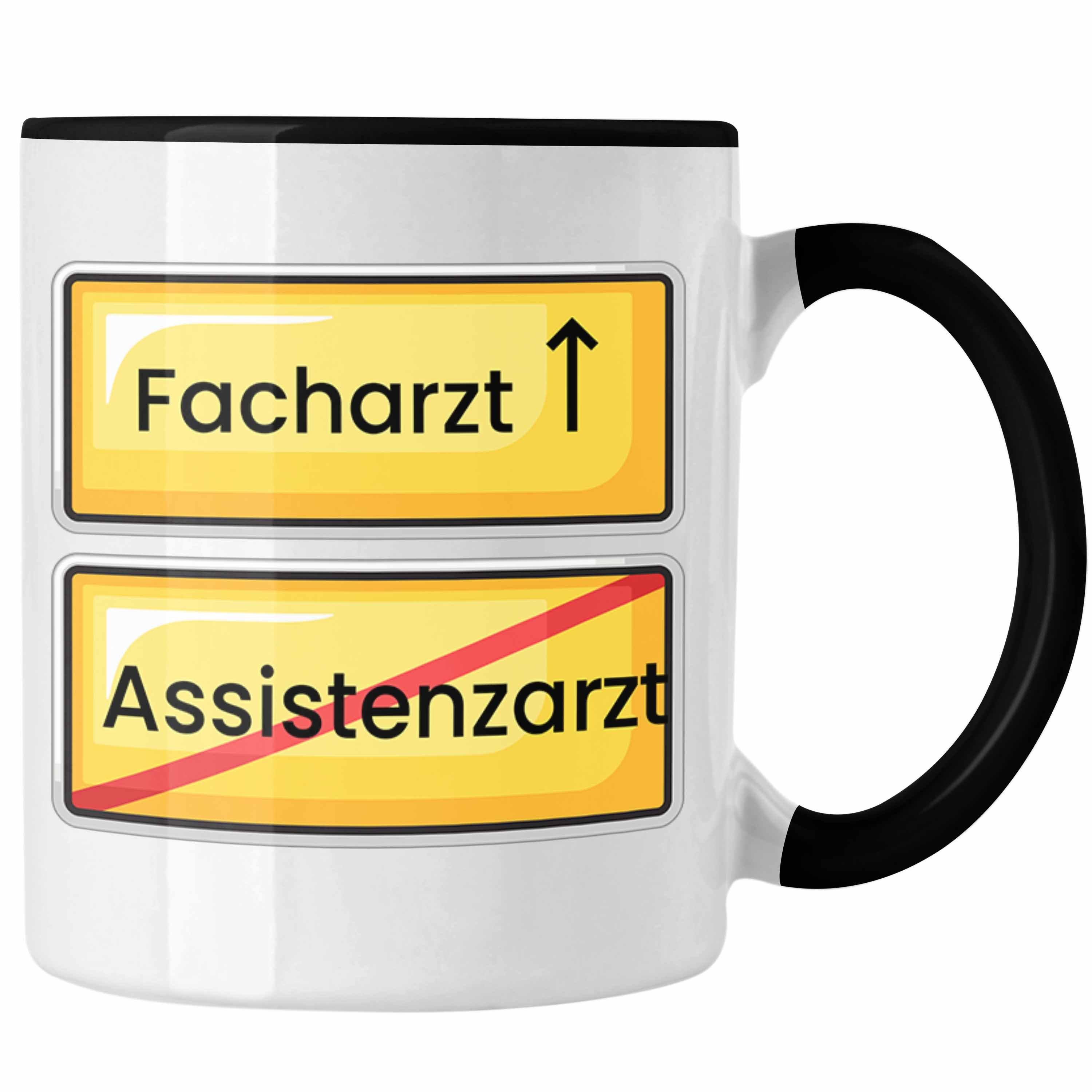 Trendation Tasse Endlich Facharzt Tasse Geschenk Prüfung Bestanden Assistenzarzt Kaffee Schwarz