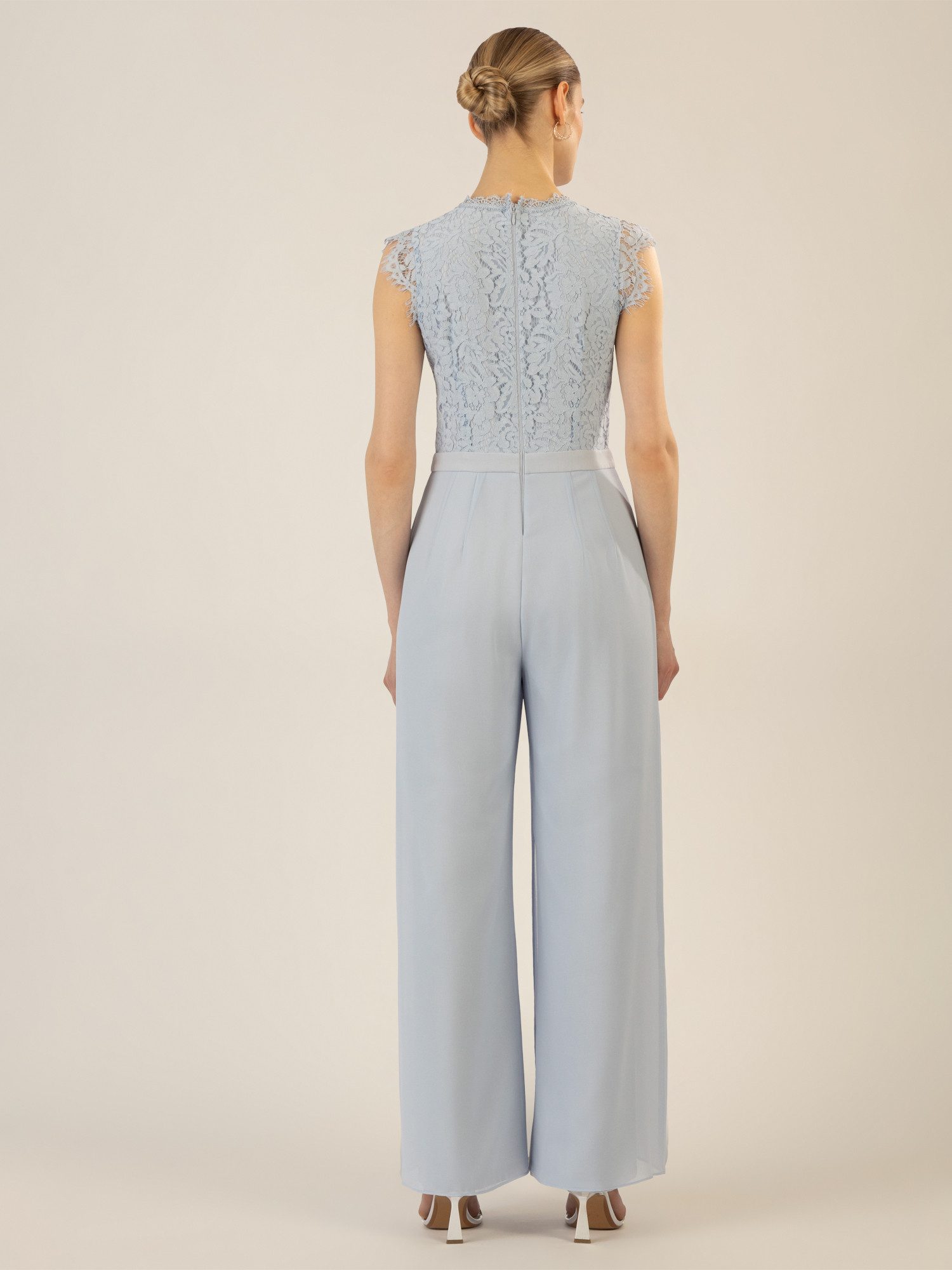 Apart Jumpsuit mit Spitzenoberteil