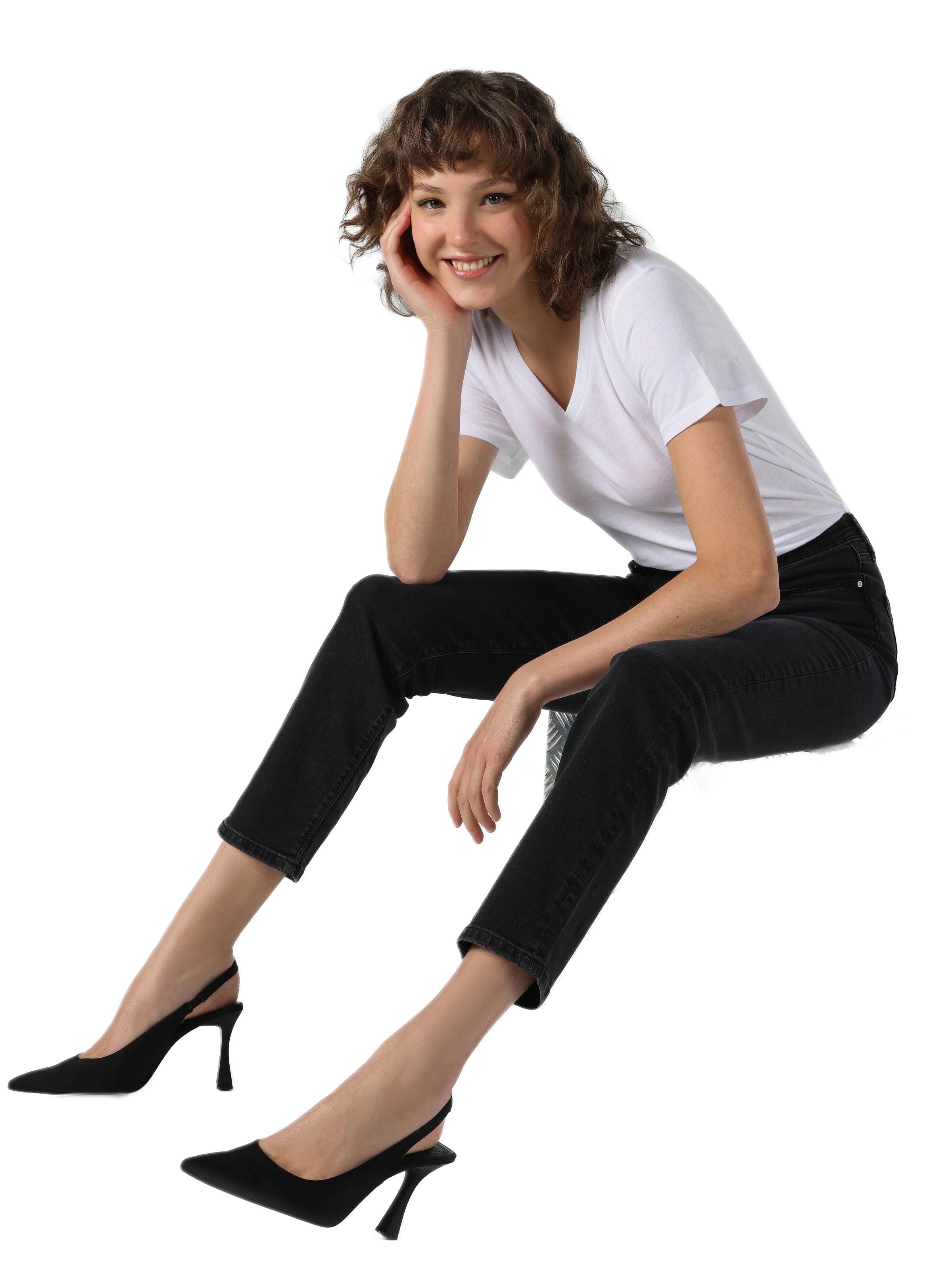 Colins Girlfriend-Jeans 703 Carla Slim Fit Damen-Jeanshose mit normaler Taille und geradem Bei