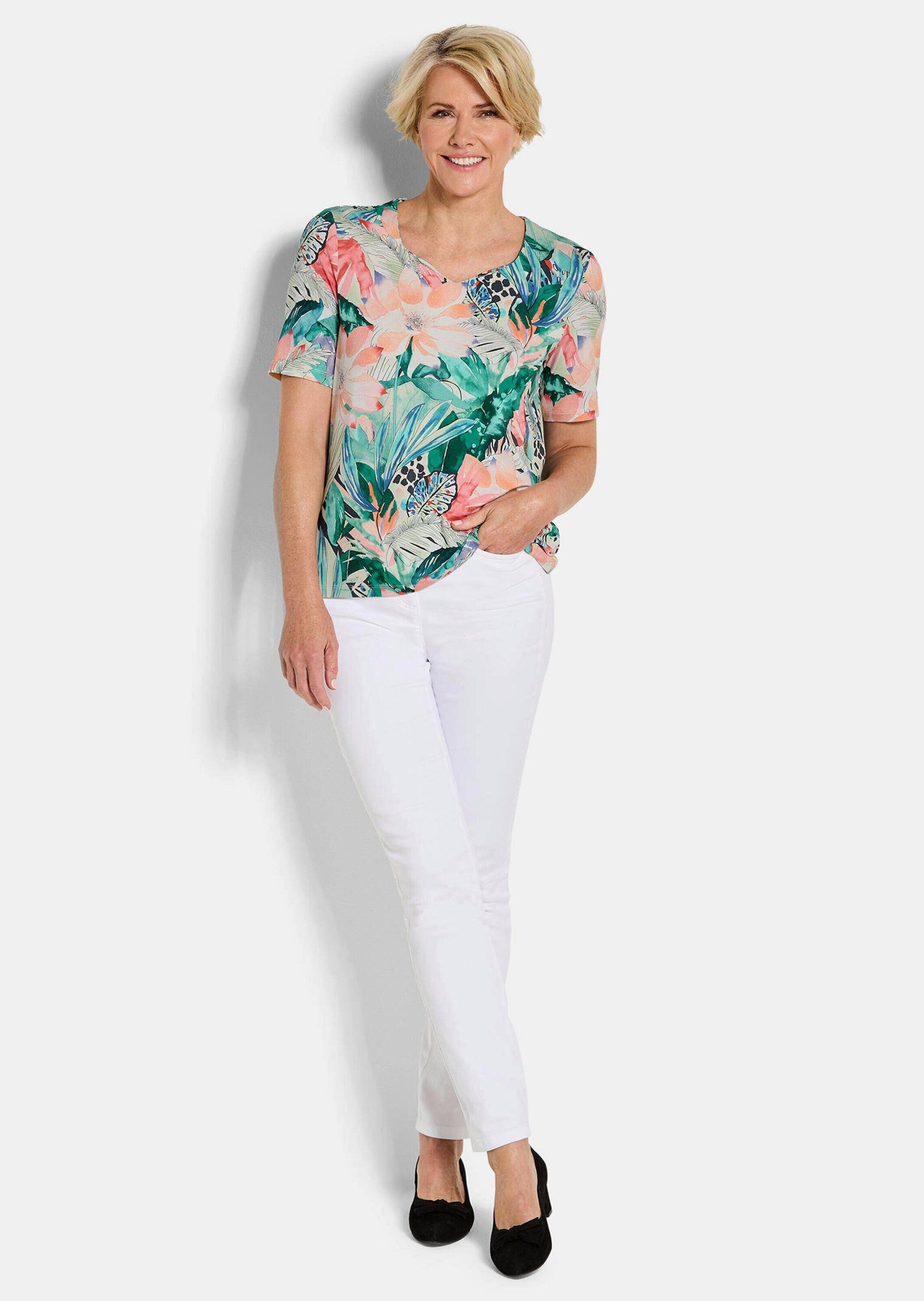 GOLDNER Print-Shirt Jerseyshirt mit Dschungel-Print Viskoseshirt mit Herzausschnitt und Halbarm