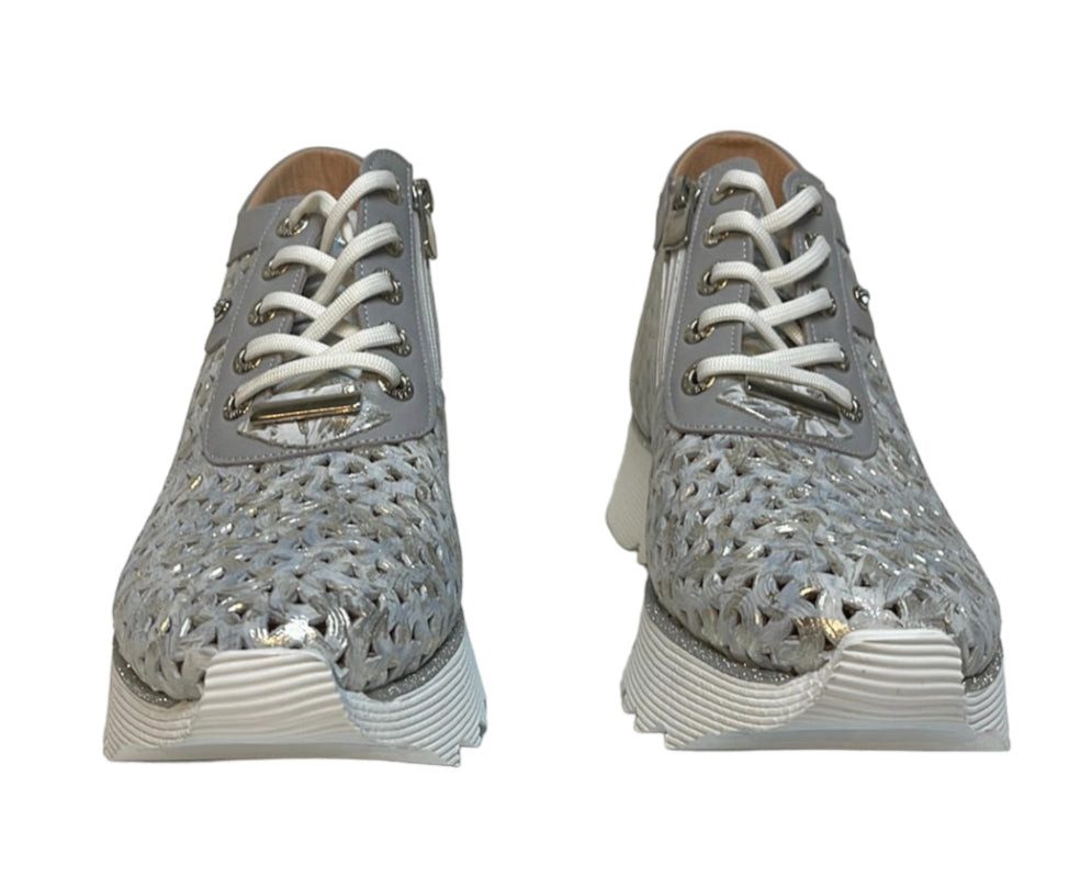 Damen Sneakers-Zeitlose Raffinesse Graue Eleganz in Schuhform Sneaker