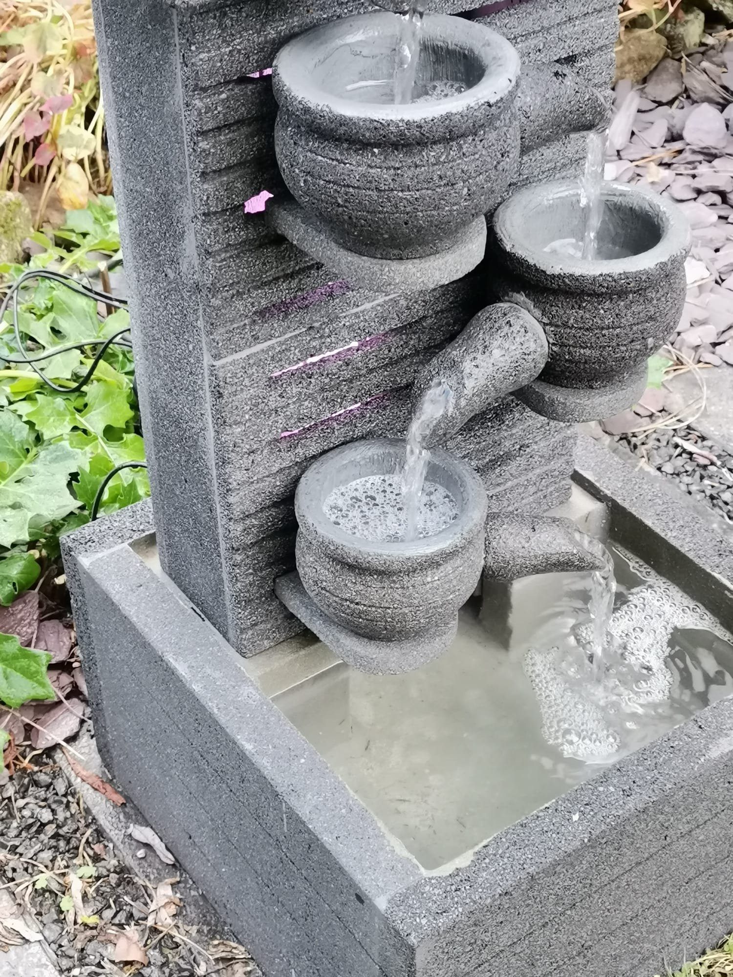 Einschüssen IDYL leichten Gartenbrunnen mit Wasserspiel Beleuchtung, mit Lavastein-Brunnen IDYL Naturprodukt witterungsbeständig Handarbeit