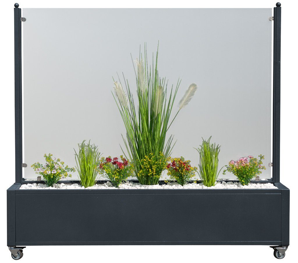 Trendyshop365 Balkonsichtschutz Windschutz Pflanzkasten mit Glasscheibe und Rollen (für Gastronomie, Hotels & mehr, 200cm / 175cm) mit Pflanzkasten, fertig aufgebaut, outdoorgeeignet. Reduzierter Preis € 1.999,00. Unverbindliche Preisempfehlung € 2.299,00