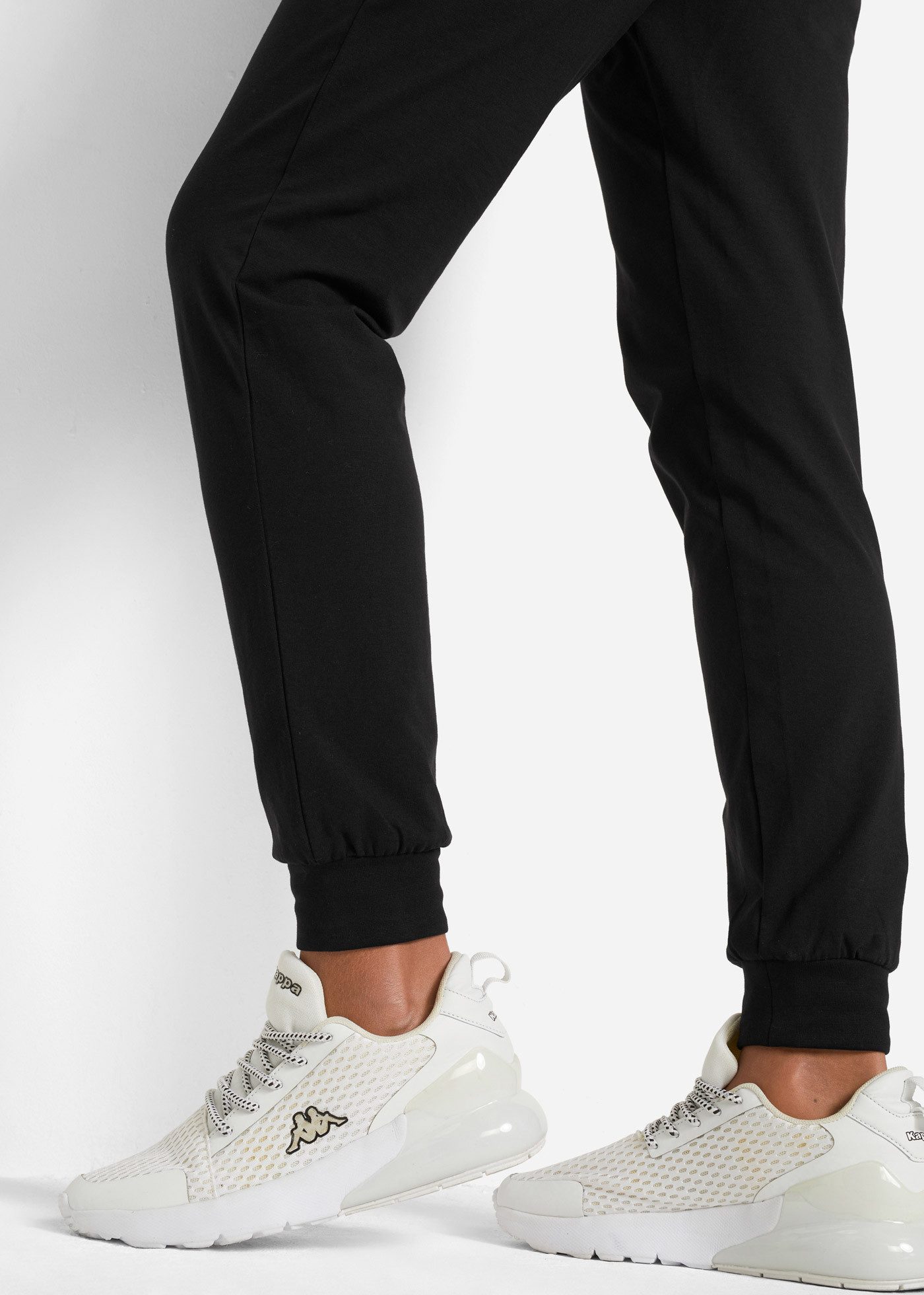 bonprix Jogginghose aus Baumwolle mit Stretch, mit Eingriffstaschen, lockere Passform