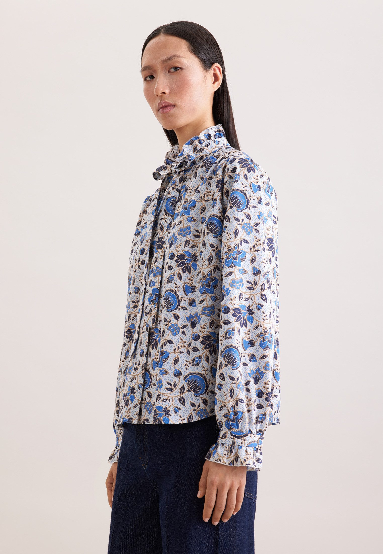 Klassische Bluse