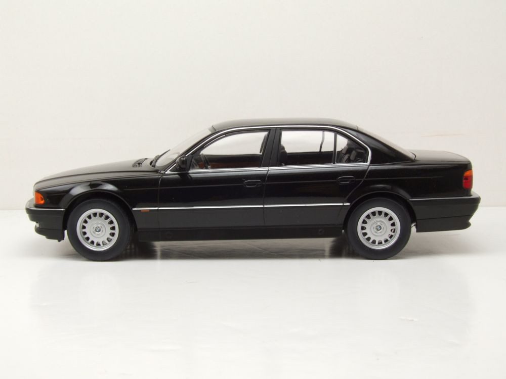 KK Scale Modellauto BMW 740i E38 1994 schwarz metallic, Maßstab 1:18