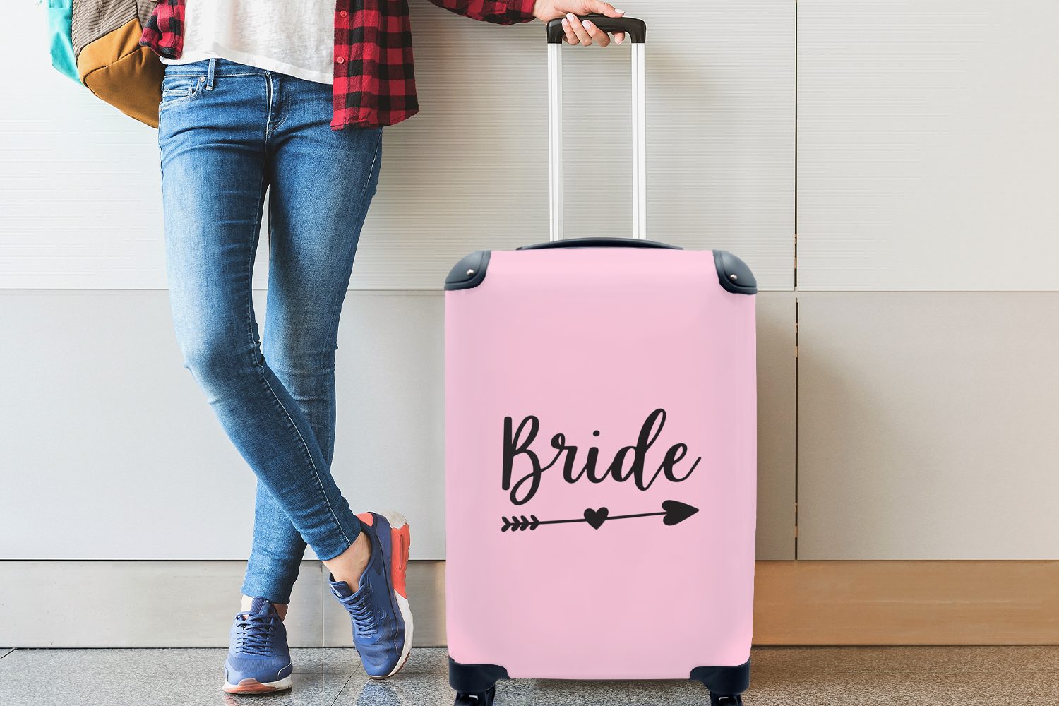auf für 4 mit Trolley, Pfeil "Braut" Handgepäckkoffer dem ein rosa Rollen, Herz Wort rollen, Ferien, einem MuchoWow durch Hintergrund, Reisetasche Handgepäck mit Reisekoffer