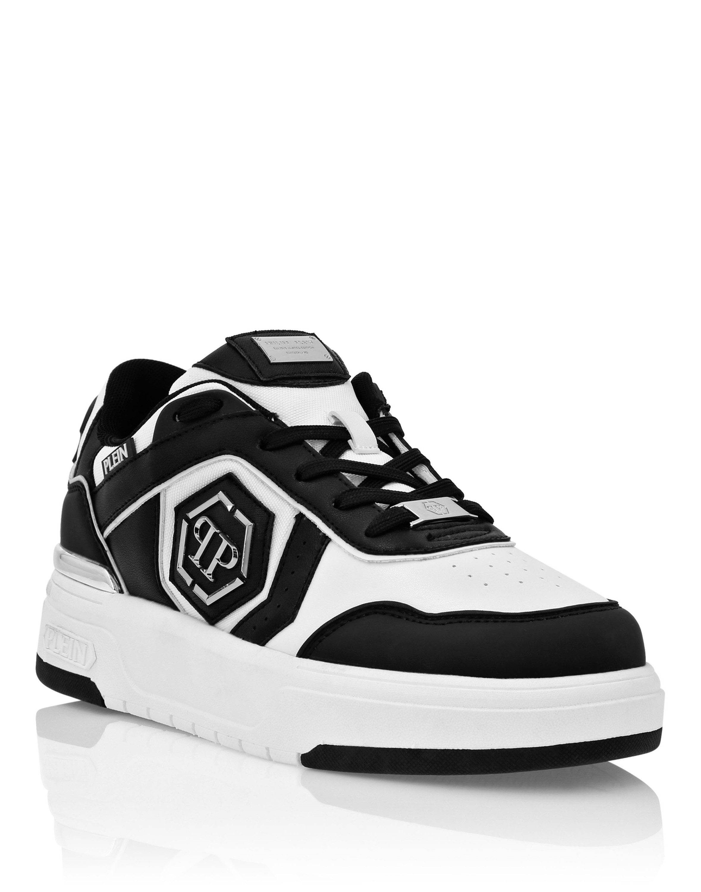 0102 / white/black