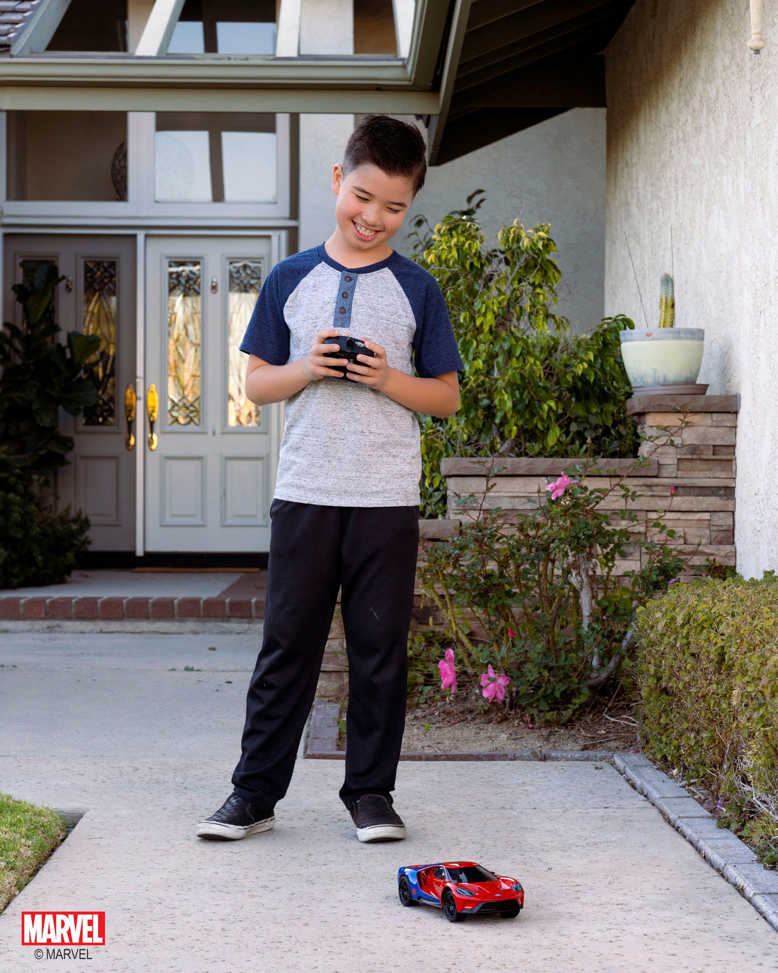 JADA RC-Auto Marvel Spider-Man RC 2017 Ford GT, 1:16, 2,4GHz