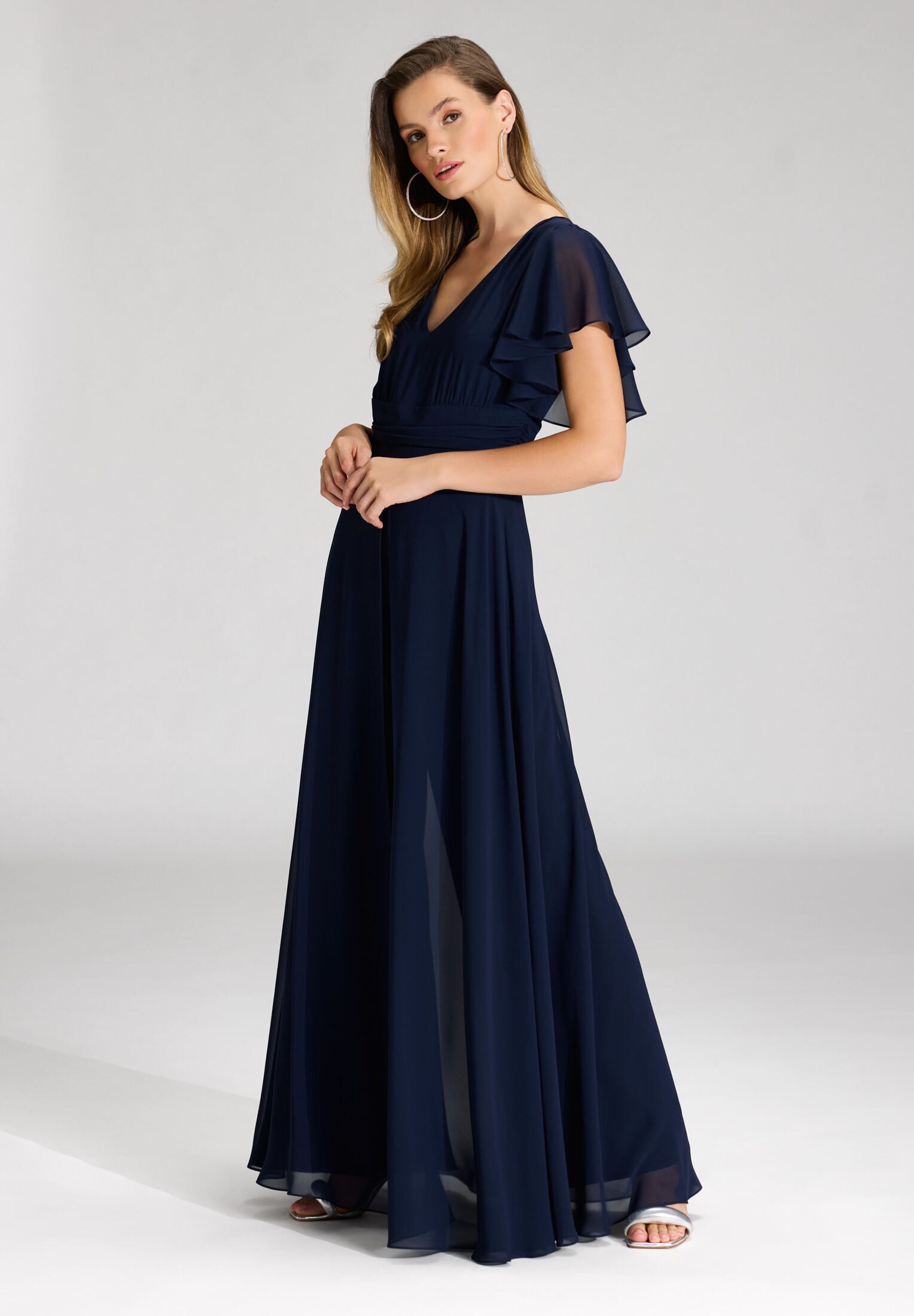 SWING Jumpsuit - Chiffon Jumpsuit mit Überrock und Volantärmeln Oberteil in figurbetonter Passform – Bild 5 von 5