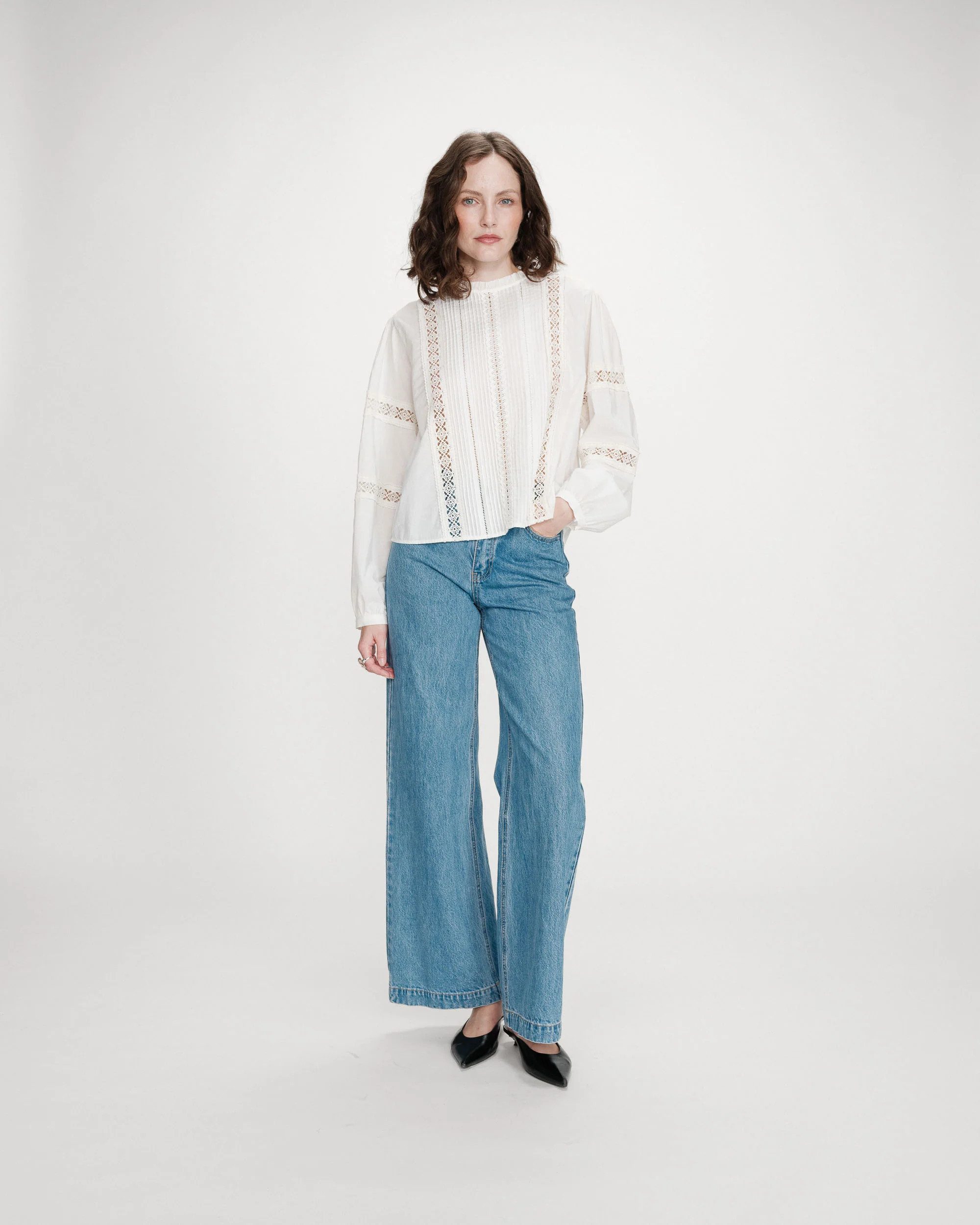 Grace & Mila Langarmbluse Ruffled-collar blouse Velma - Weiße Baumwollbluse - Bluse mit Rüschenk