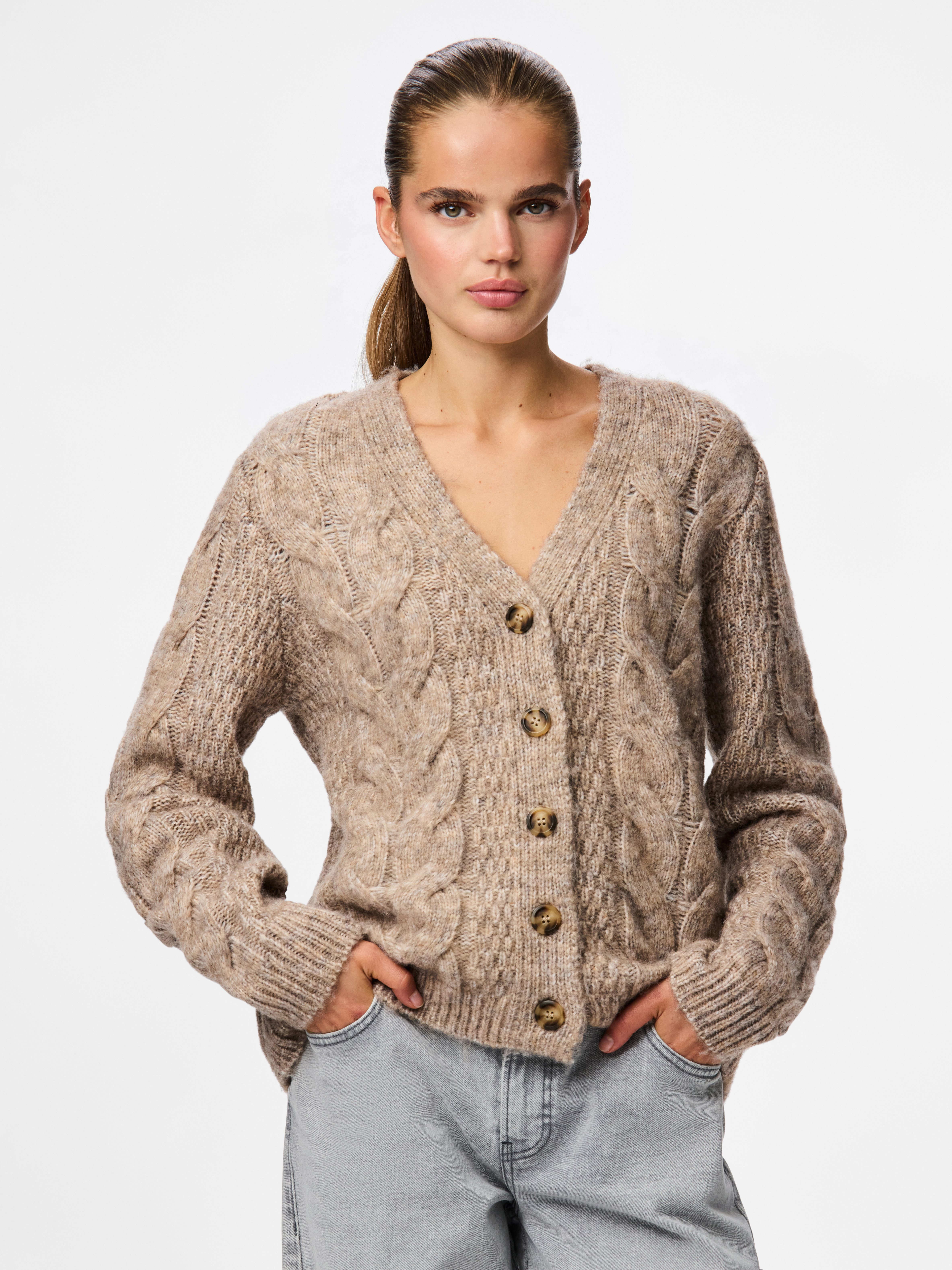 pieces Strickjacke PCNINA LS V-NECK KNIT günstig online kaufen