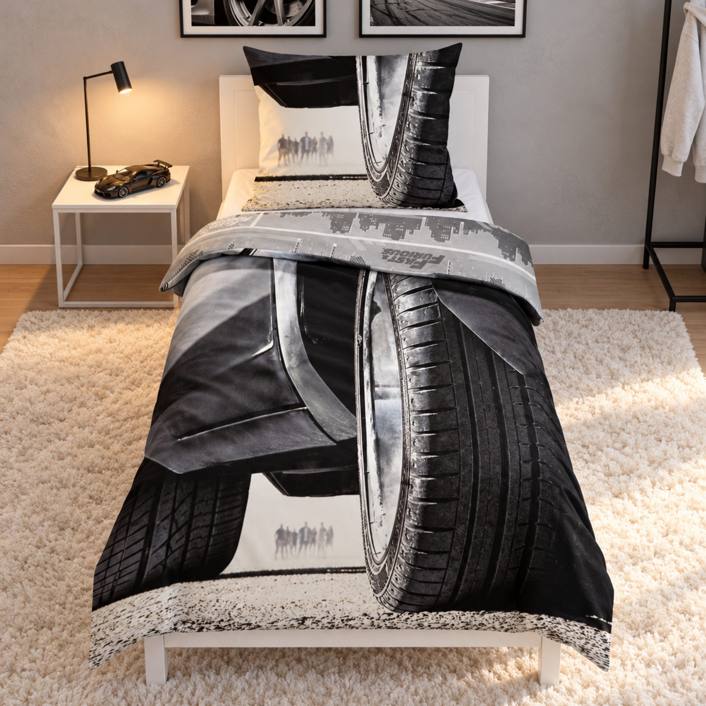 MTOnlinehandel Bettwäsche Fast & Furious 135x200 cm, Wendemotiv, Mikrofaser, 2 teilig, Jugendbettwäsche im Schwarz-Weiß-Look für Auto- & Racing-Fans