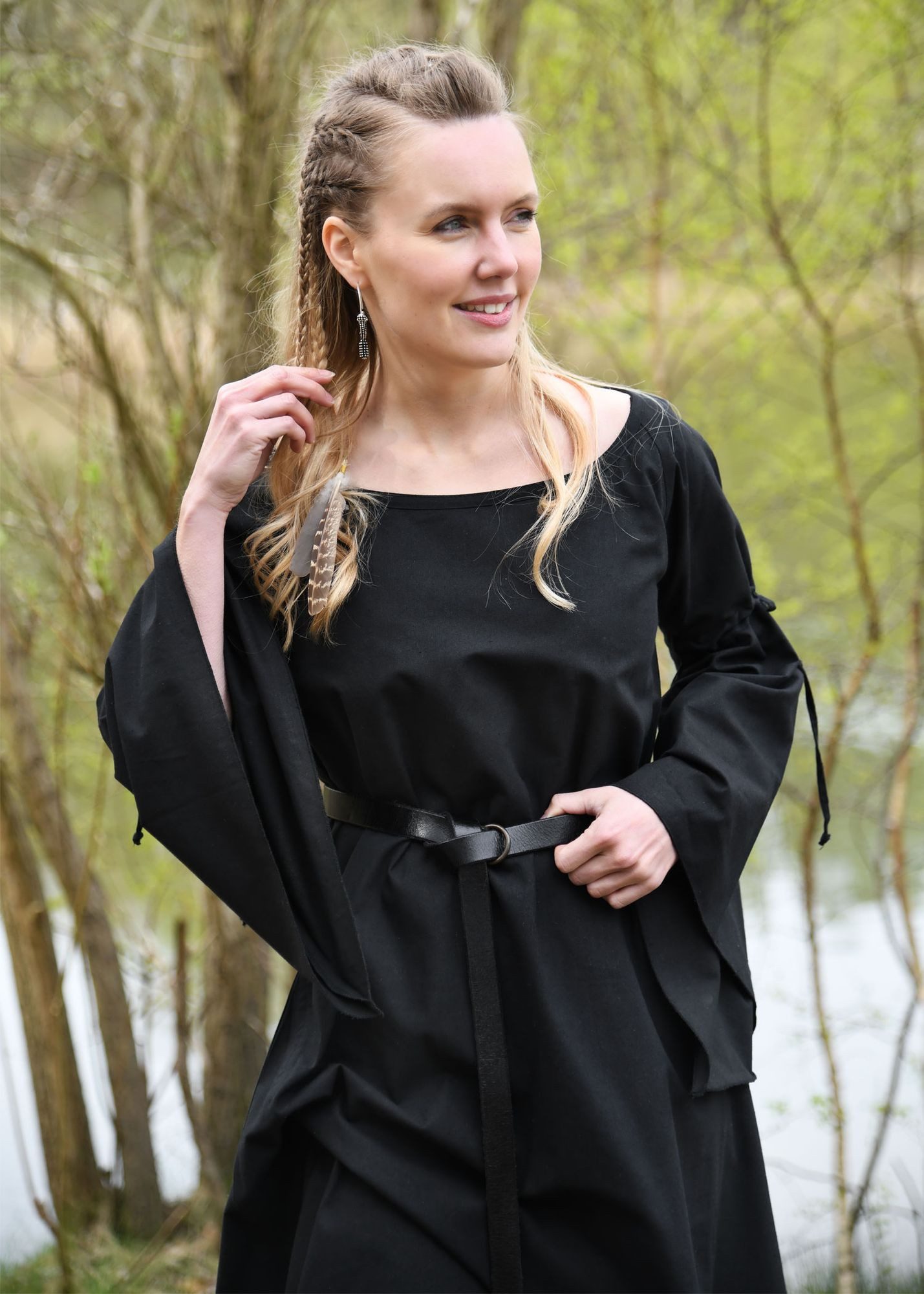 Battle Merchant Kostüm Mittelalter-Unterkleid Burglinde mit Trompetenärmeln, schwarz, Gr. XXL