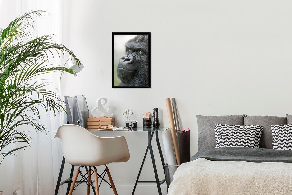 Gorilla, Gerahmtes Bilderrahmen Wanddeko, St), erstaunlicher Poster, Ein Wandposter, Bilder, Poster Schwarzem (1 MuchoWow
