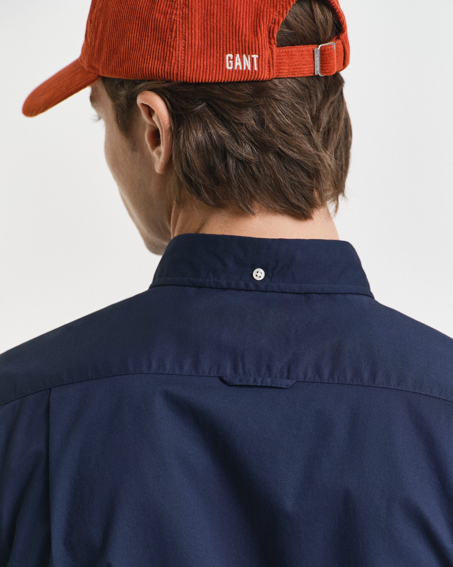 Gant Langarmhemd SLIM CLASSIC POPLIN SHIRT mit klassischer Logostickerei auf der Brust