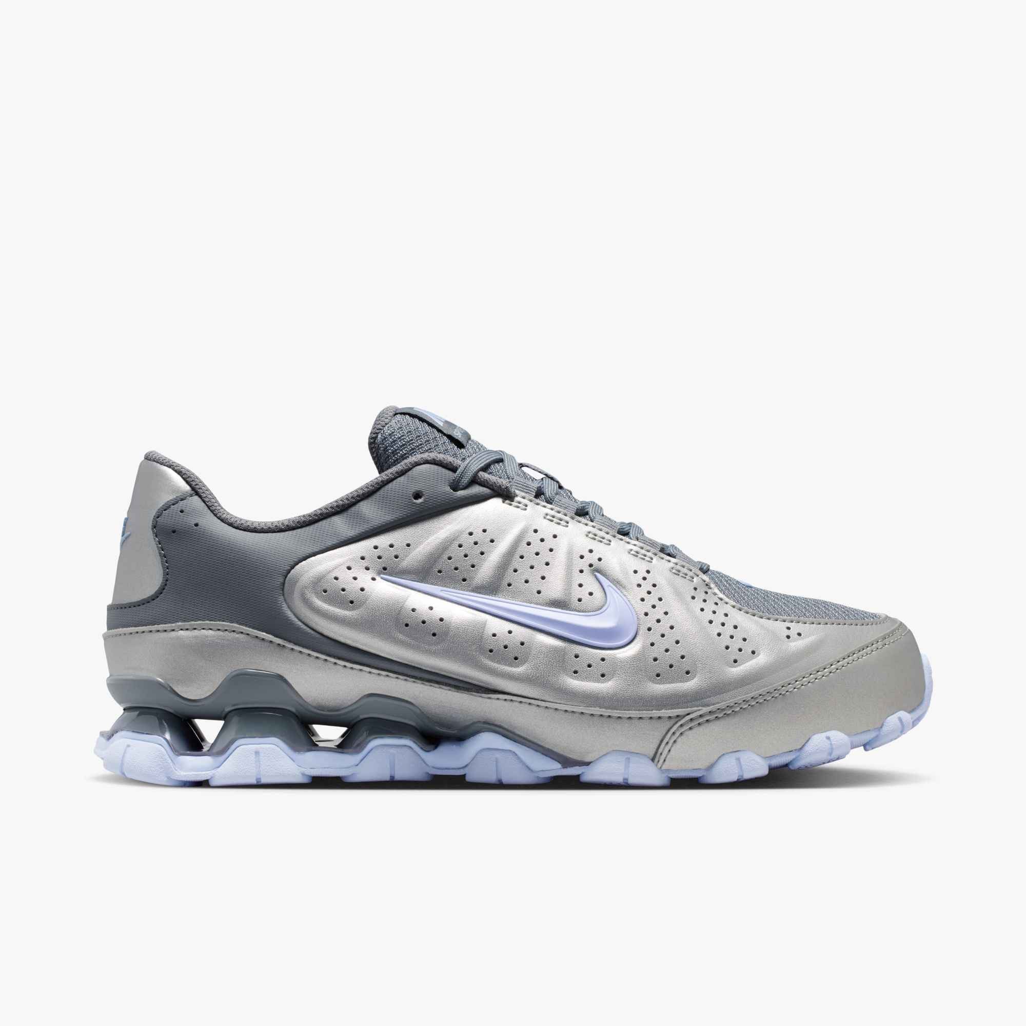 Nike Sportswear Reax 8 LTR Sneaker inspiriert vom Design des Nike Shox