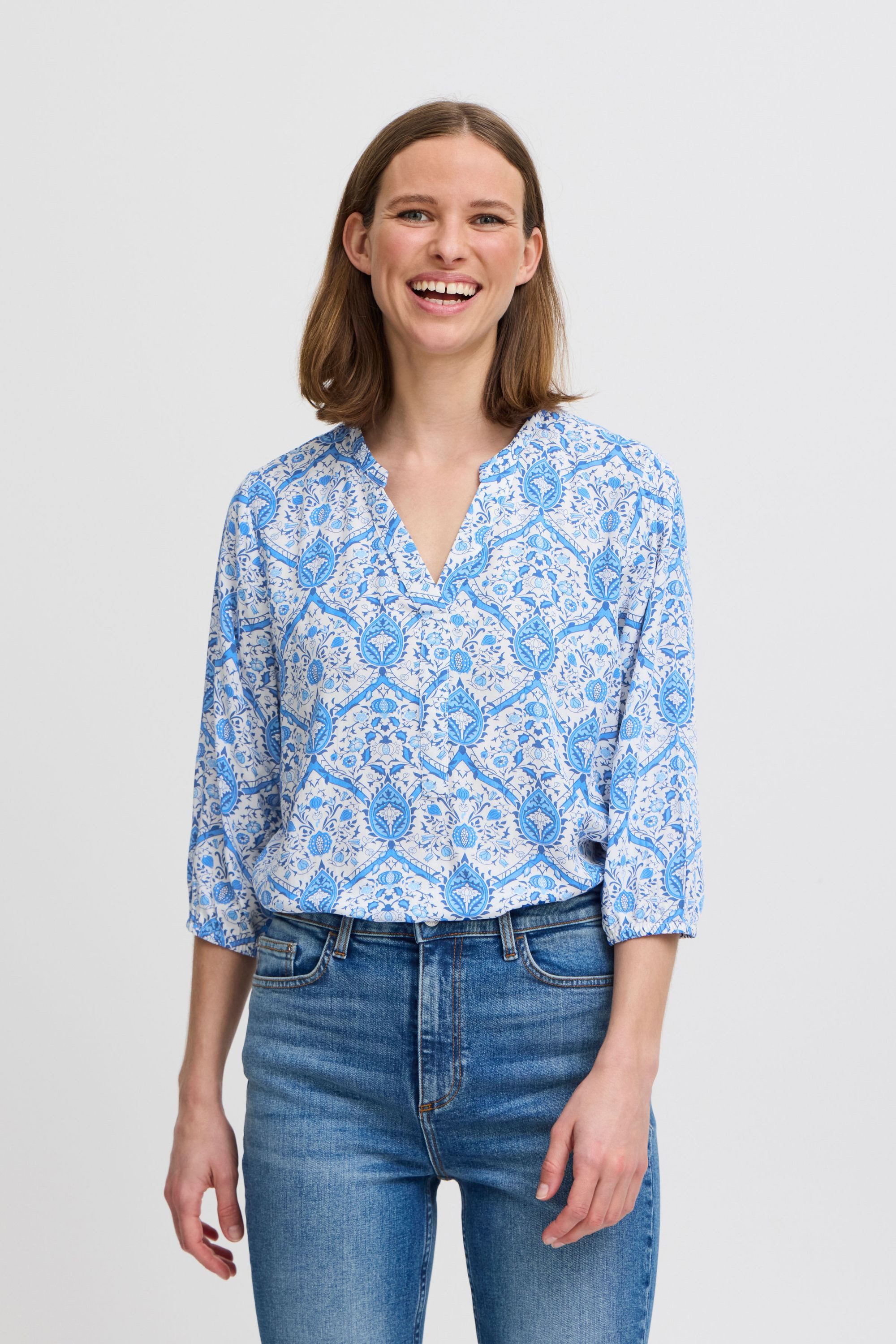 b.young Kurzarmbluse BYHALBA BLOUSE Moderne Bluse mit V-Ausschnitt