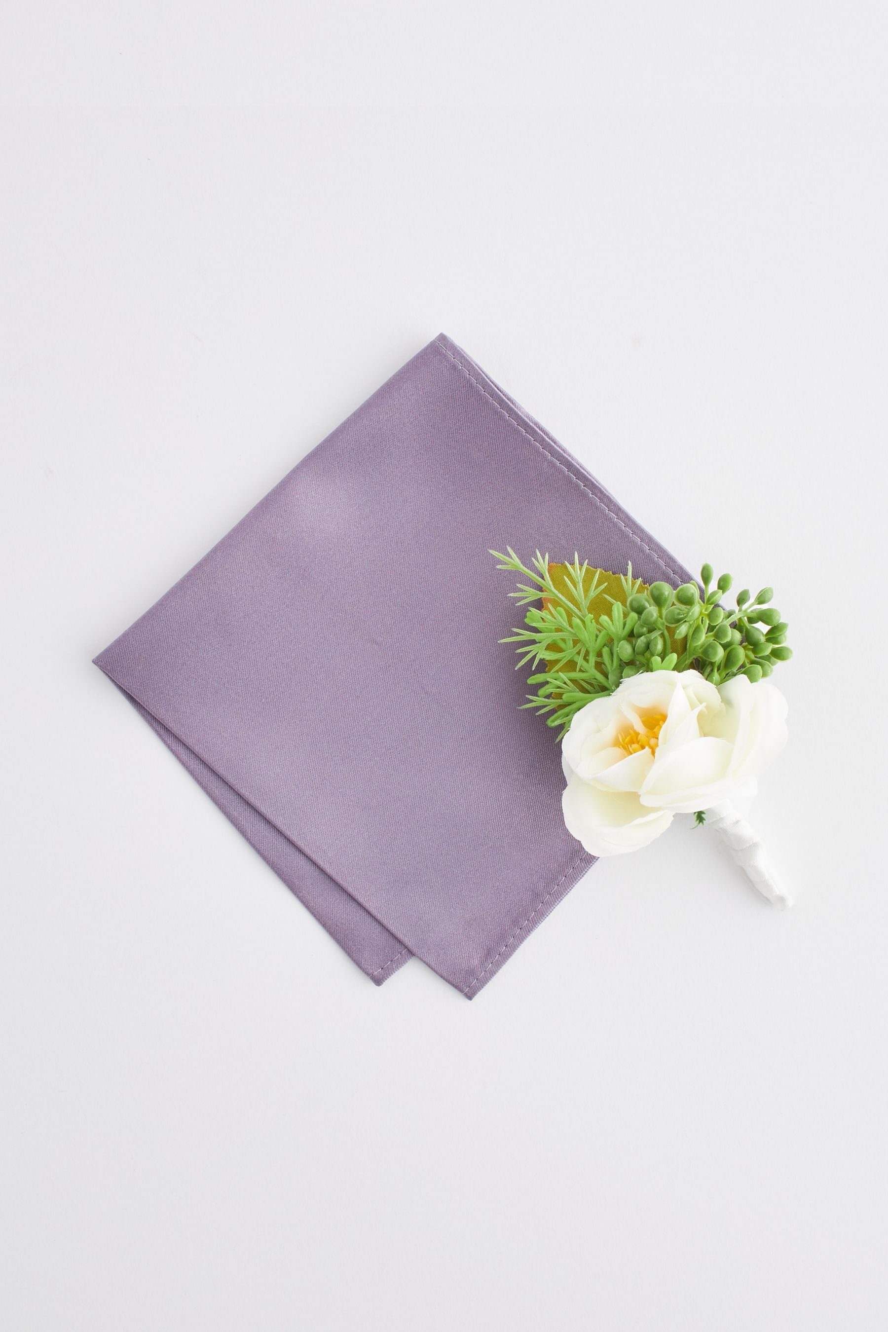 Quadratisches Next (1-St) Set, Purple im Einstecktuch Ansteckblume und Einstecktuch