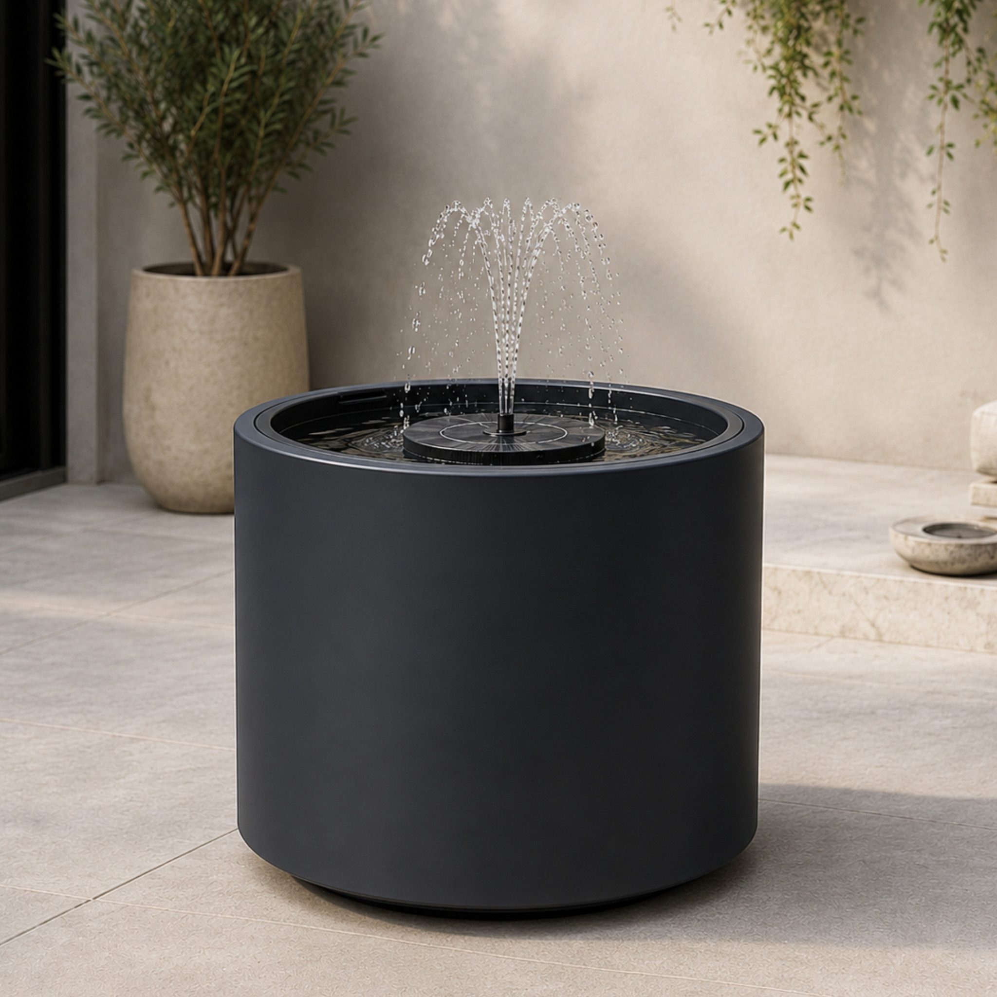 matches21 HOME & HOBBY Wasserspiel Solarbrunnen Outdoor Set mit großer Ø 47x45 cm Schale anthrazit, Solar-Fontäne Garten Balkon Zierbrunnen Wasserspiel