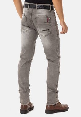 Cipo & Baxx Straight-Jeans mit cooler Used-Waschung
