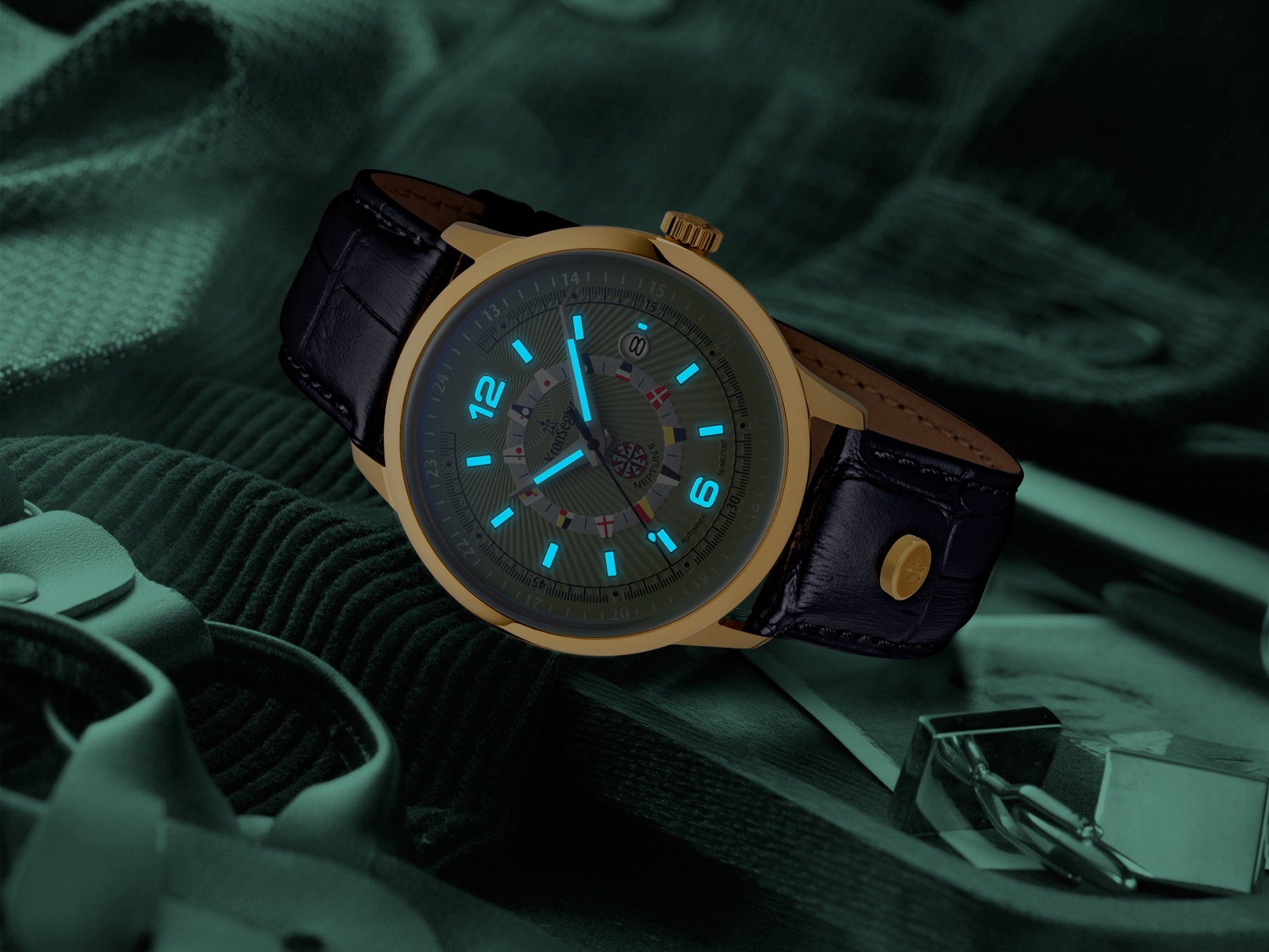 Kronsegler Automatikuhr nautischen mit Neptun gold-pacific/schwarz II Armbanduhr und Lederband, Superluminova m. 30-lagiger Flaggen Herren