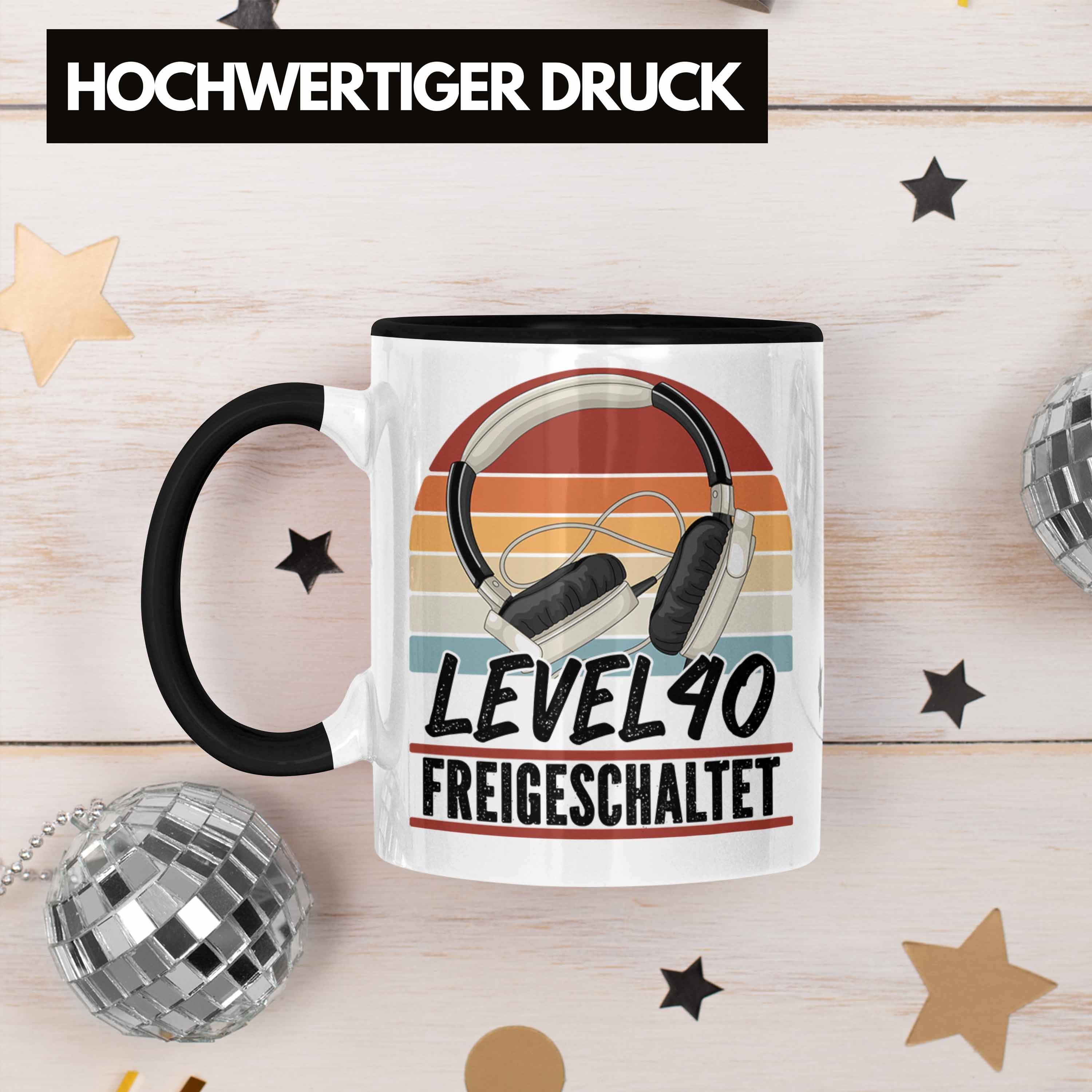 Trendation Tasse 40. Geburtstag Geschenk 40er Kaffee-Becher Geburts Schwarz Gaming Gamer Männer