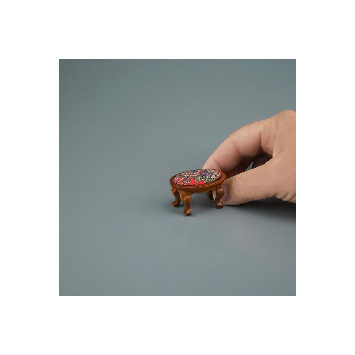 Reutter Porzellan Dekofigur 001.862/4 Miniatur Hocker rot, - Maßstab 1:12 im Gepolsterter