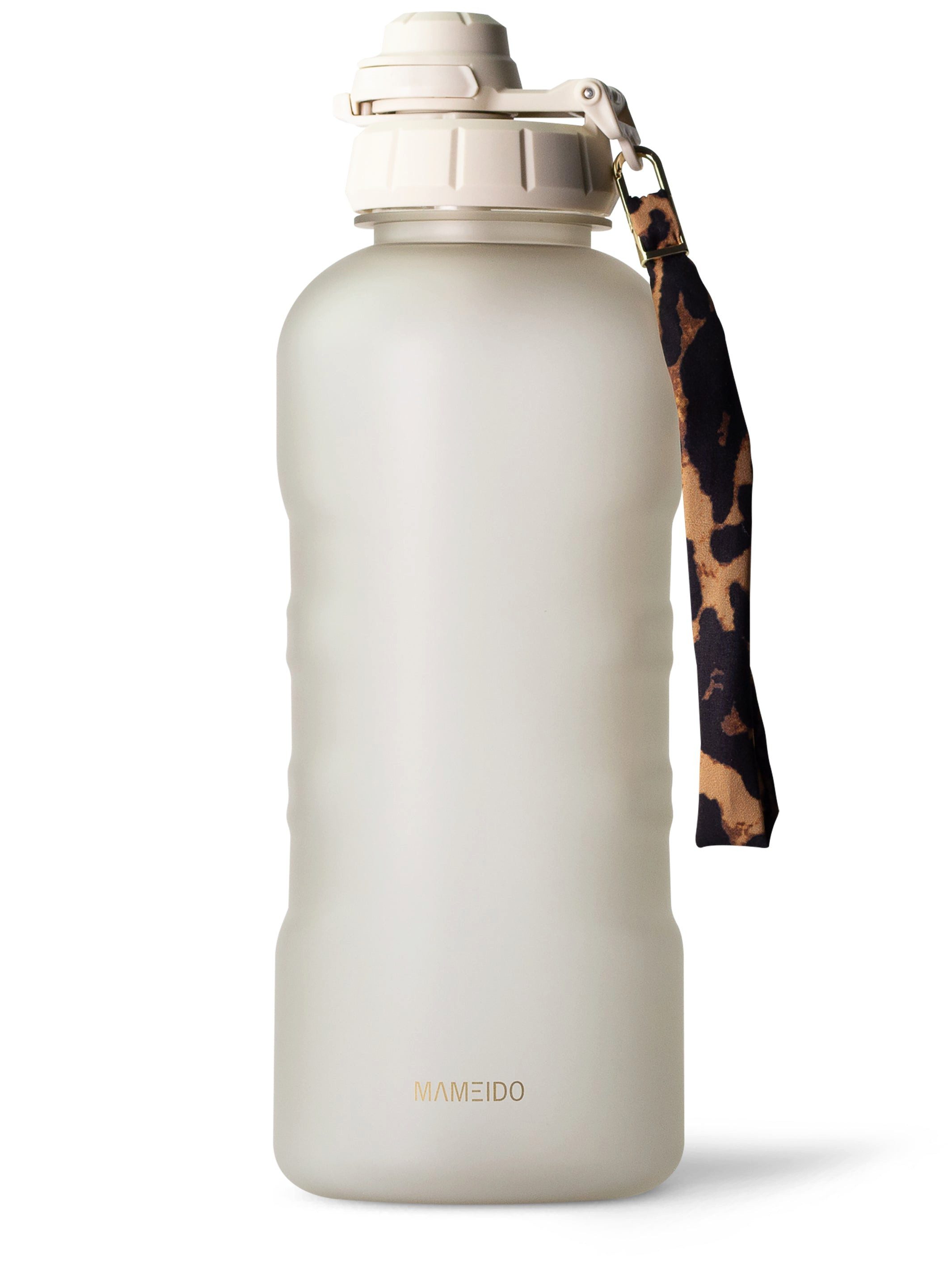MAMEIDO Trinkflasche, mit 2-in-1 Deckel, Zeitmarkierung, Handschlaufe in 0,5l, 1l, 1,5l & 2l