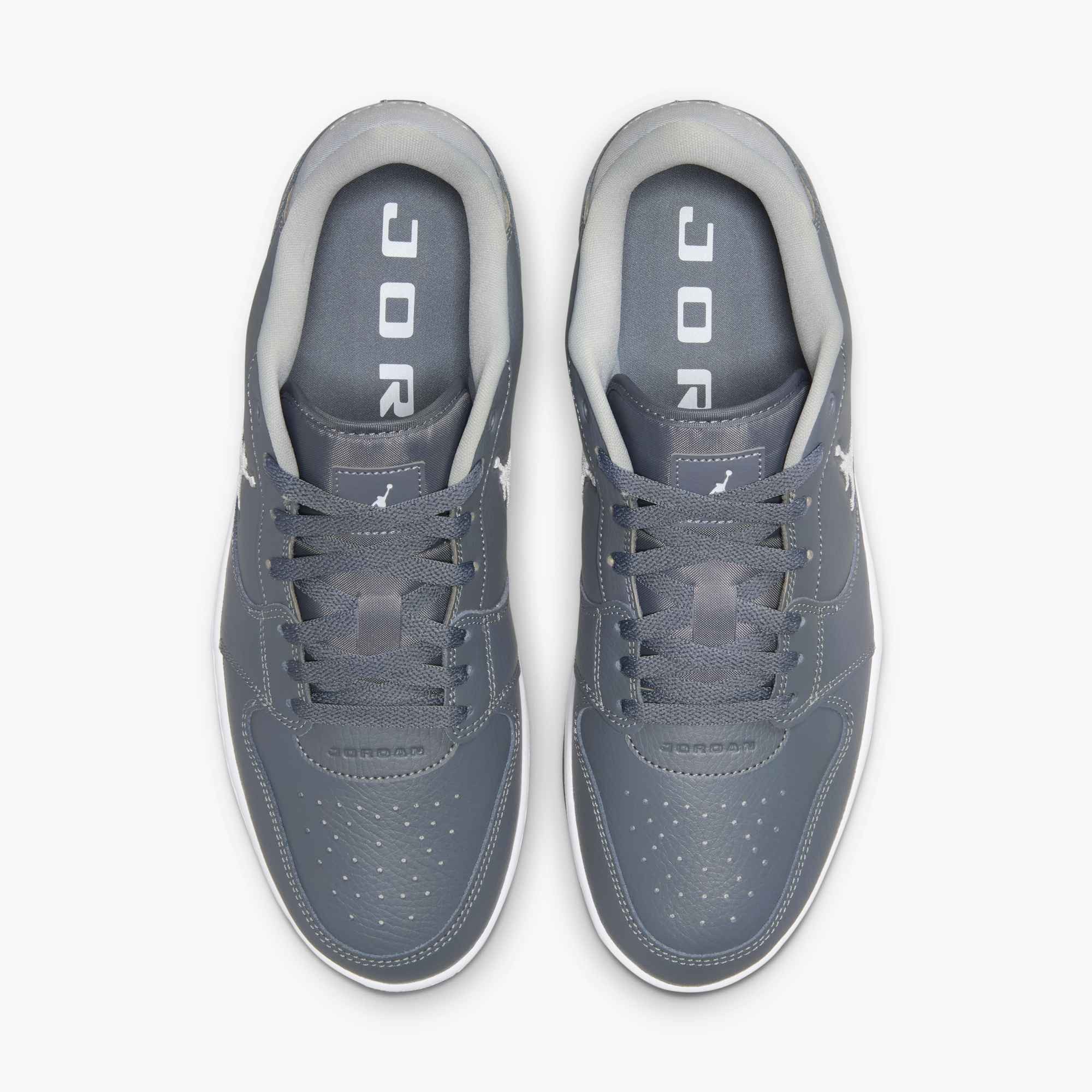 Jordan Jordan Court Connect Low Sneaker inspiriert vom Look des Air Jordan 1