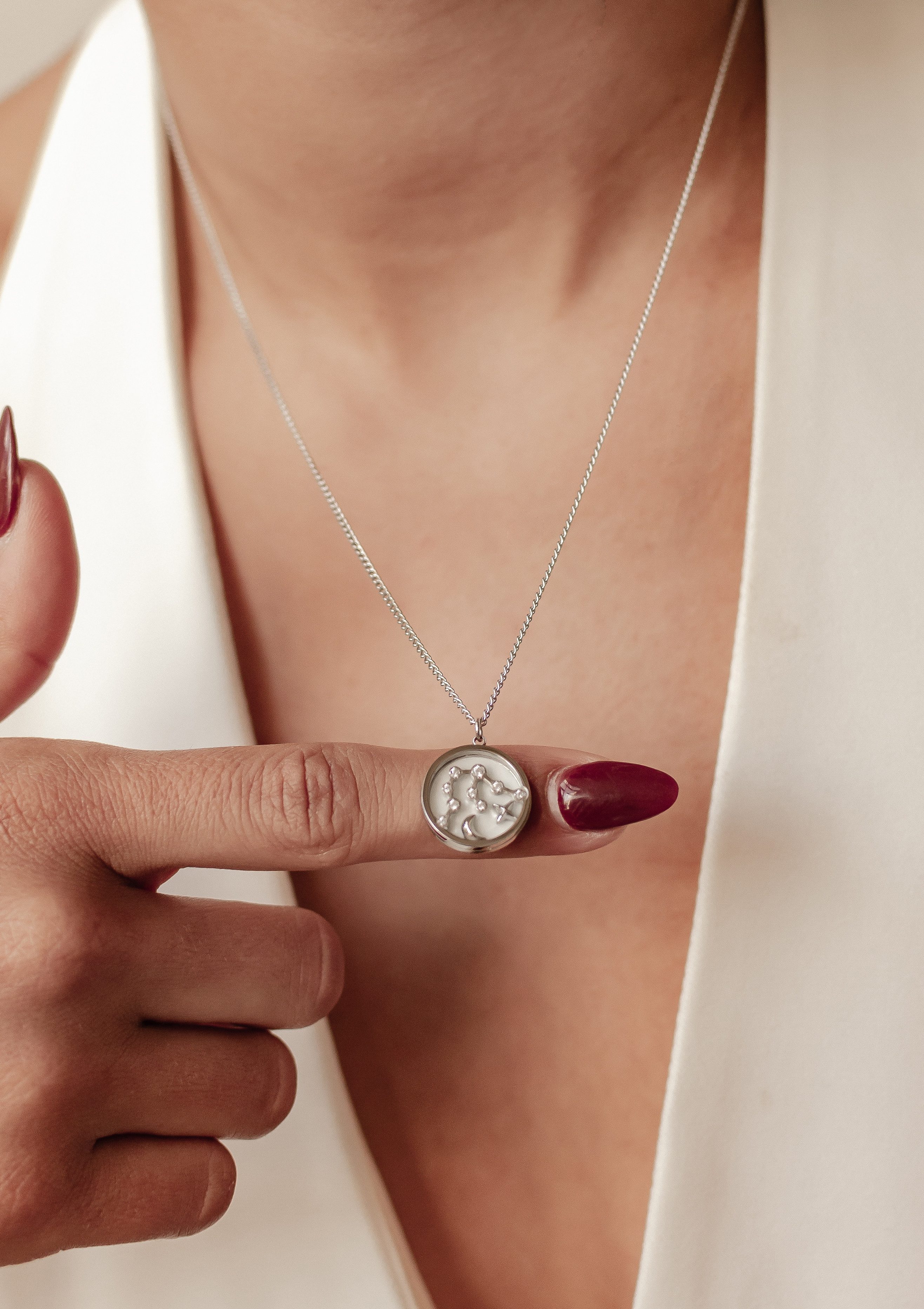 Hey Happiness Kette mit Anhänger Sternzeichen, Astro Plättchen, Horoskop Kette Sternbild mit Tierkreis Zeichen, wasserfest