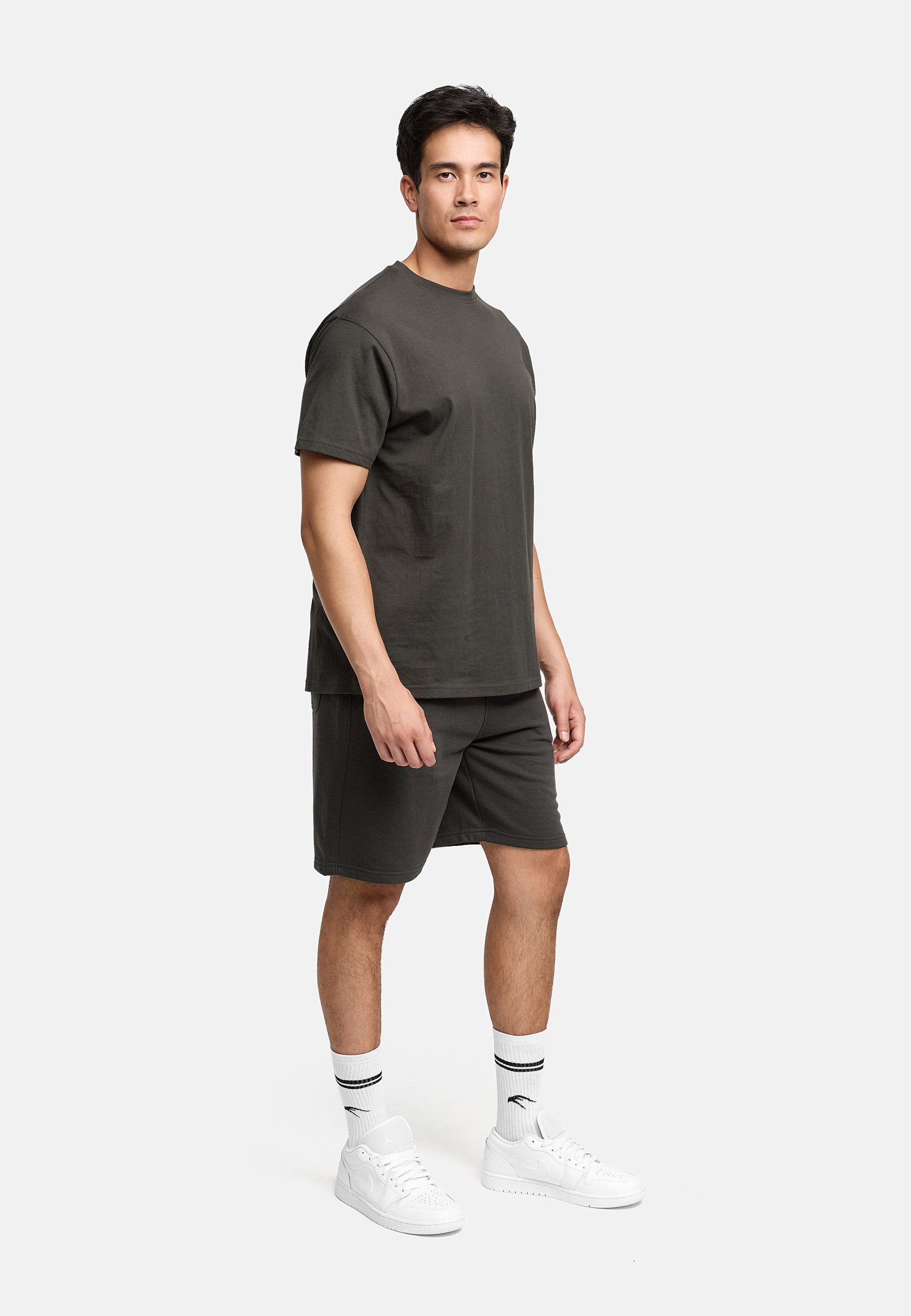 Indicode Freizeitanzug Herren Comfy Shirt Herrenshorts Set (2-tlg), mit praktischen Seitentaschen an der Shorts